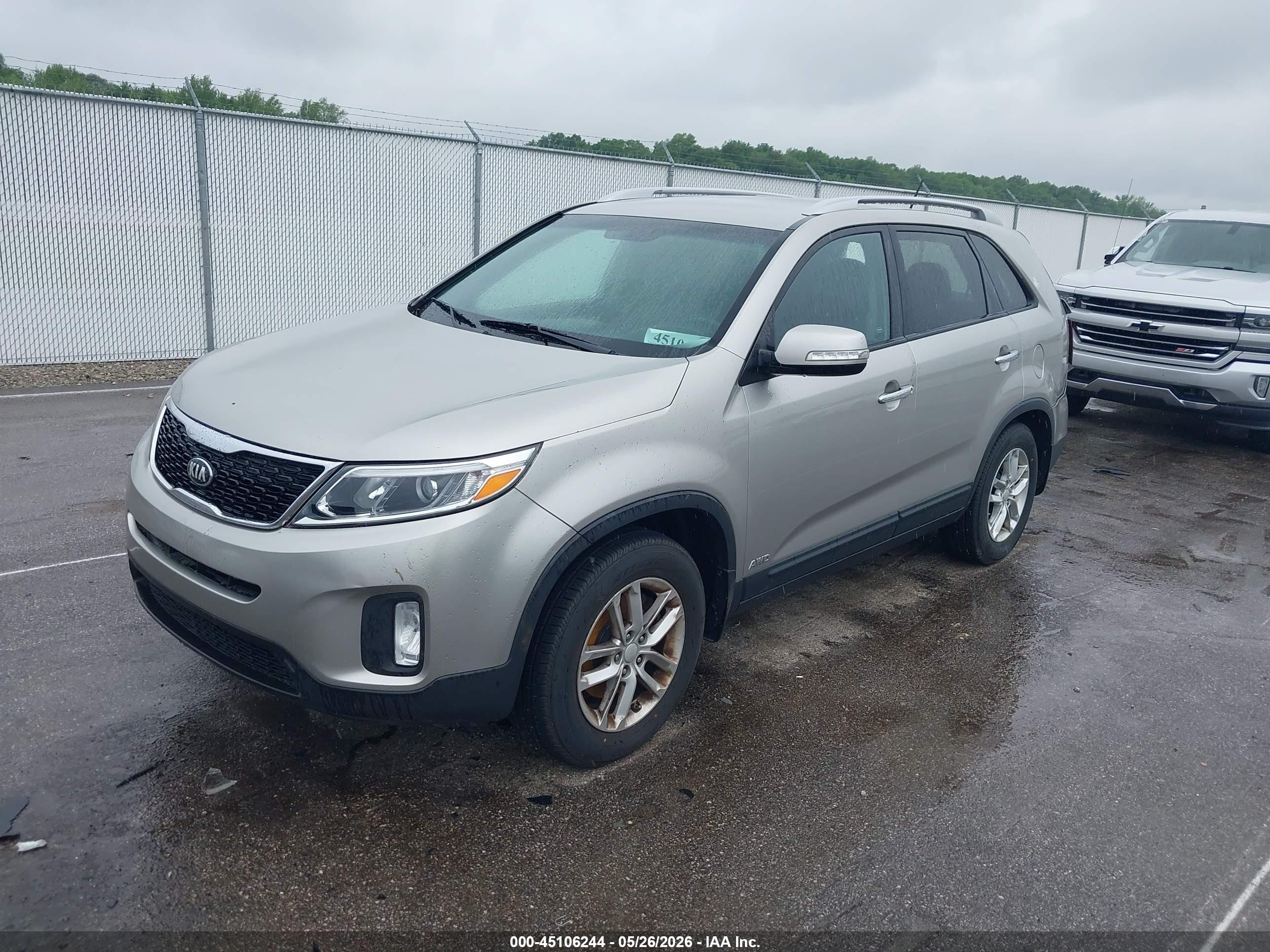 2015 Kia Sorento Lx Silver vin: 5XYKTCA61FG652911