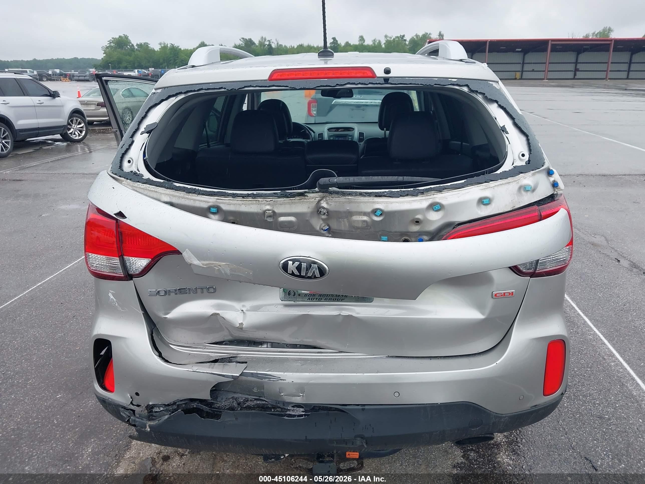 2015 Kia Sorento Lx Silver vin: 5XYKTCA61FG652911
