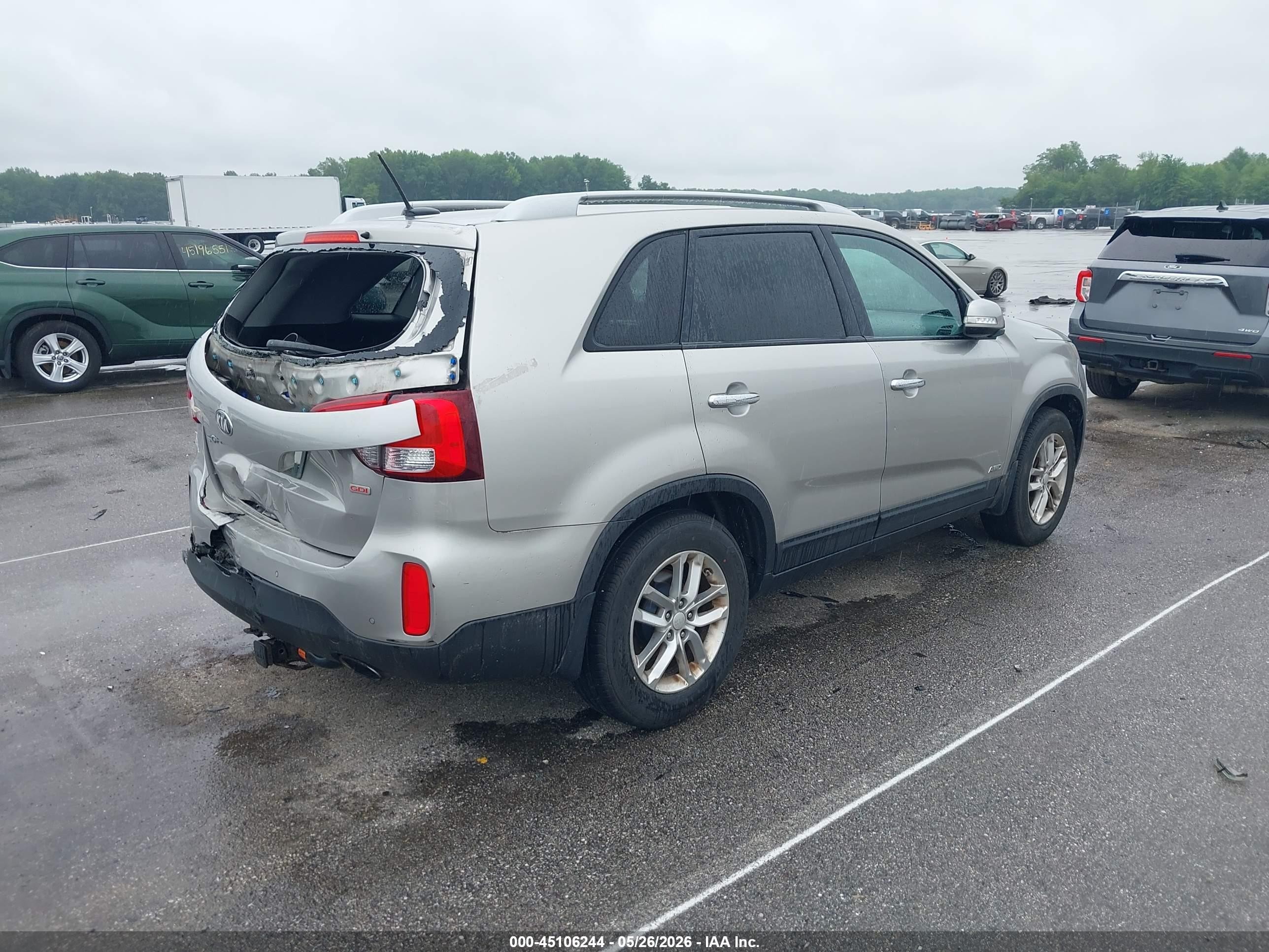 2015 Kia Sorento Lx Silver vin: 5XYKTCA61FG652911