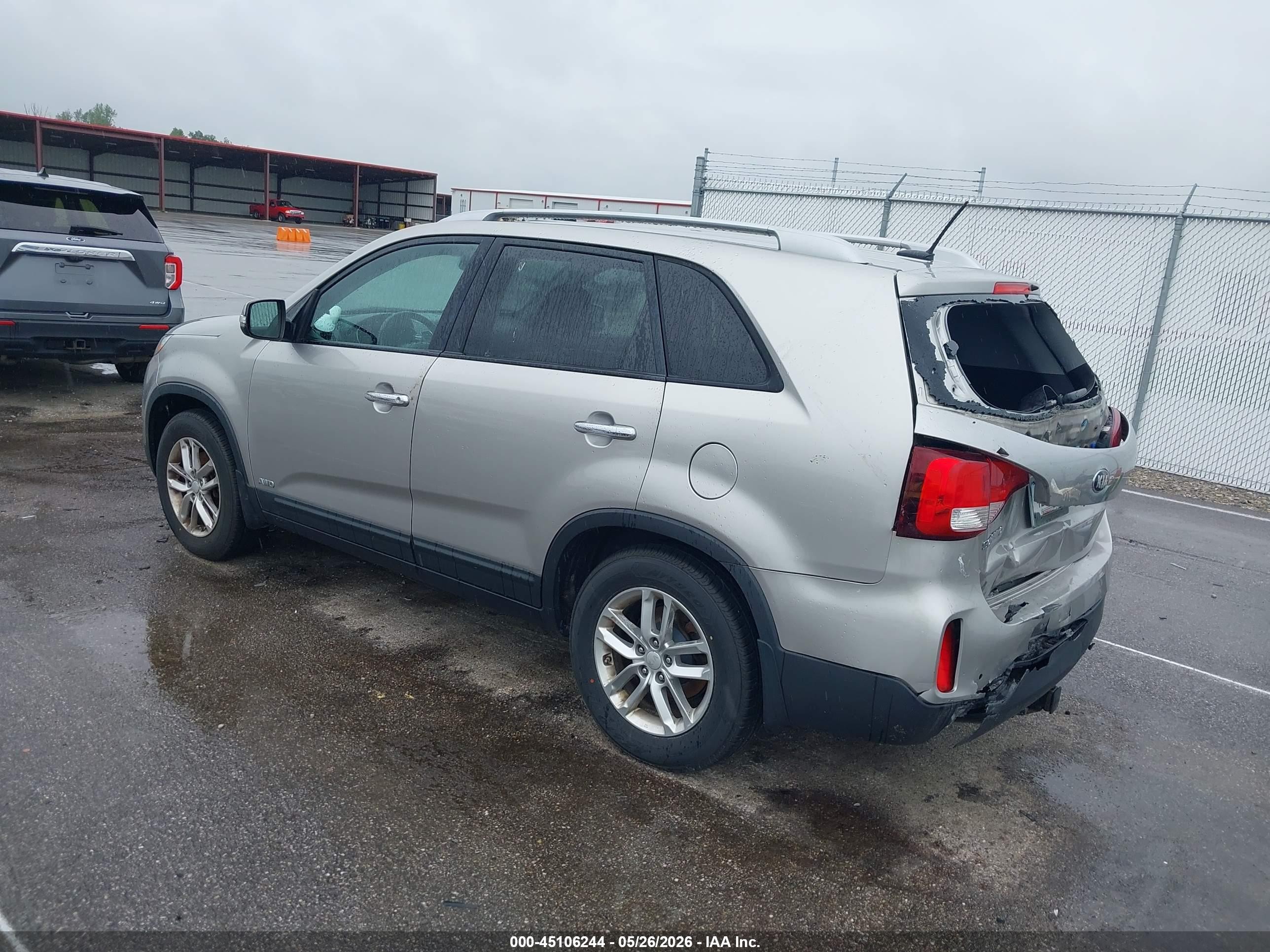 2015 Kia Sorento Lx Silver vin: 5XYKTCA61FG652911