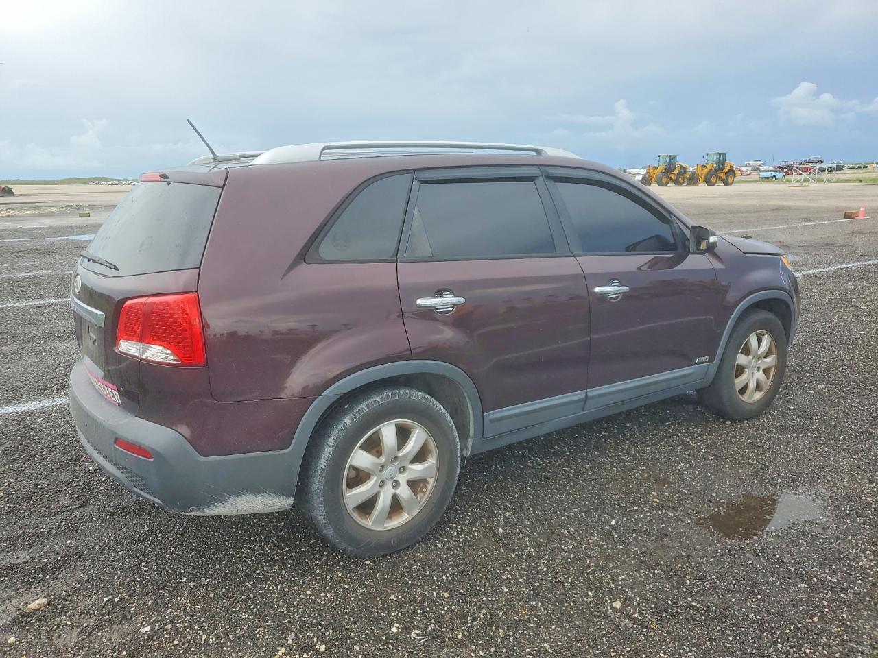 2012 Kia Sorento Lx Burgundy vin: 5XYKTCA62CG250827