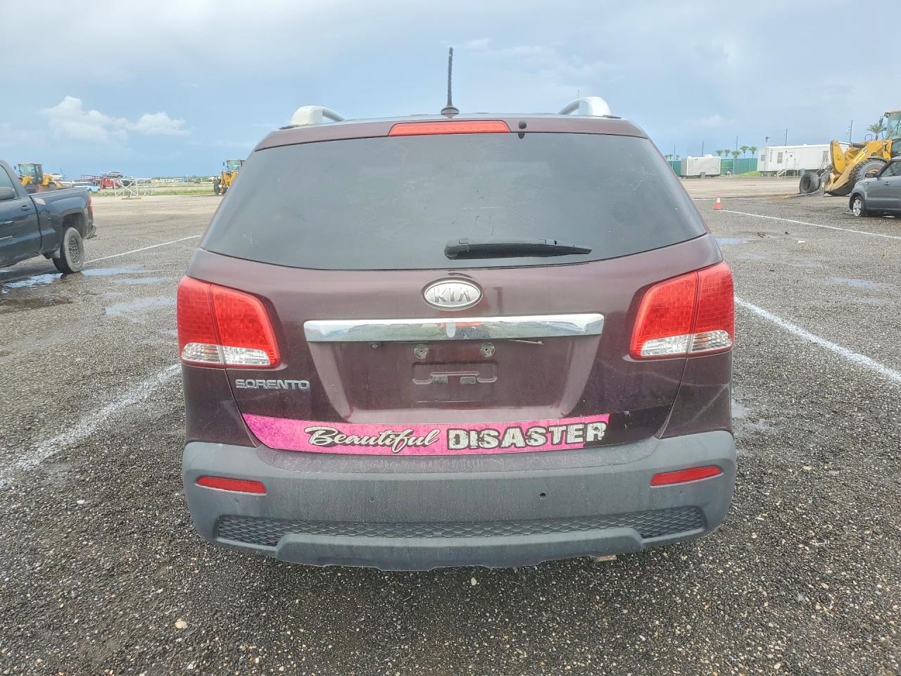 2012 Kia Sorento Lx Burgundy vin: 5XYKTCA62CG250827