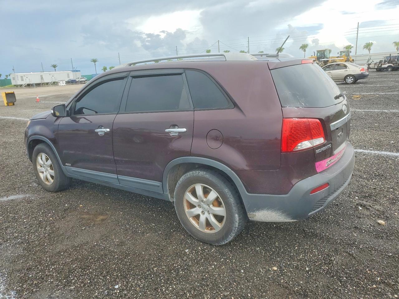 2012 Kia Sorento Lx Burgundy vin: 5XYKTCA62CG250827