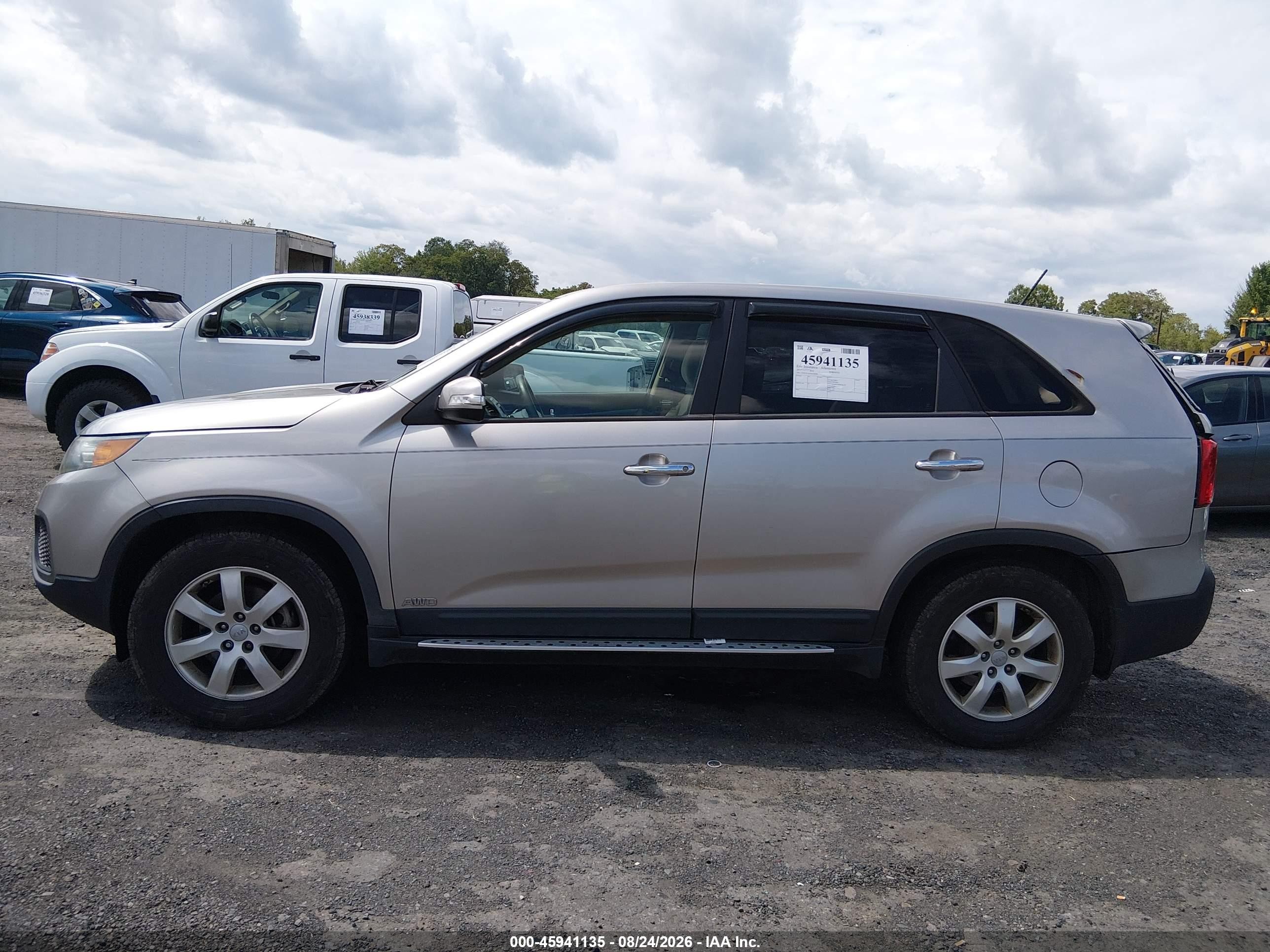 2013 Kia Sorento Lx Gray vin: 5XYKTCA62DG359998