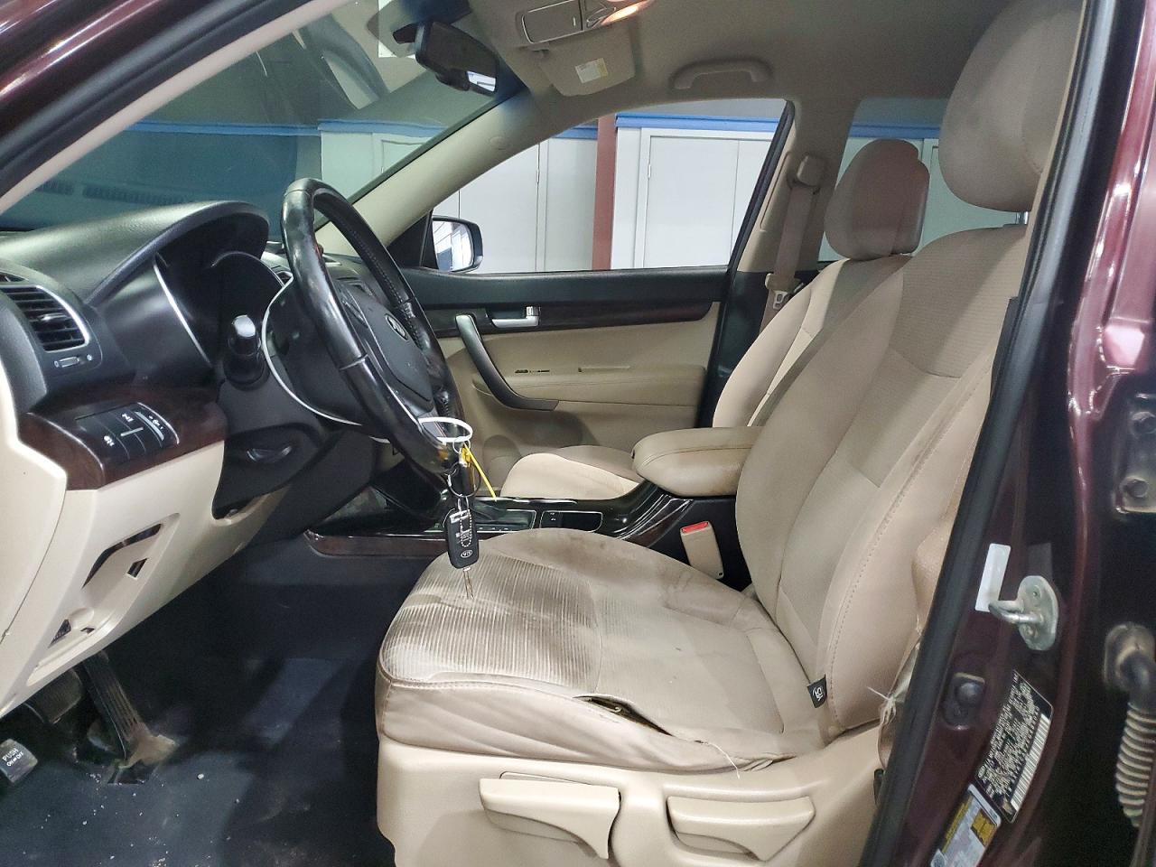 2014 Kia Sorento Burgundy vin: 5XYKTCA62EG489040