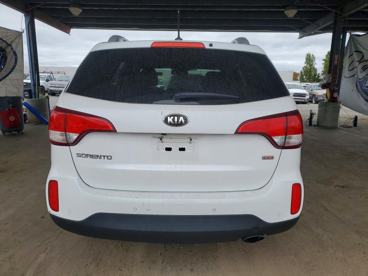 2014 Kia Sorento Lx White vin: 5XYKTCA62EG497039