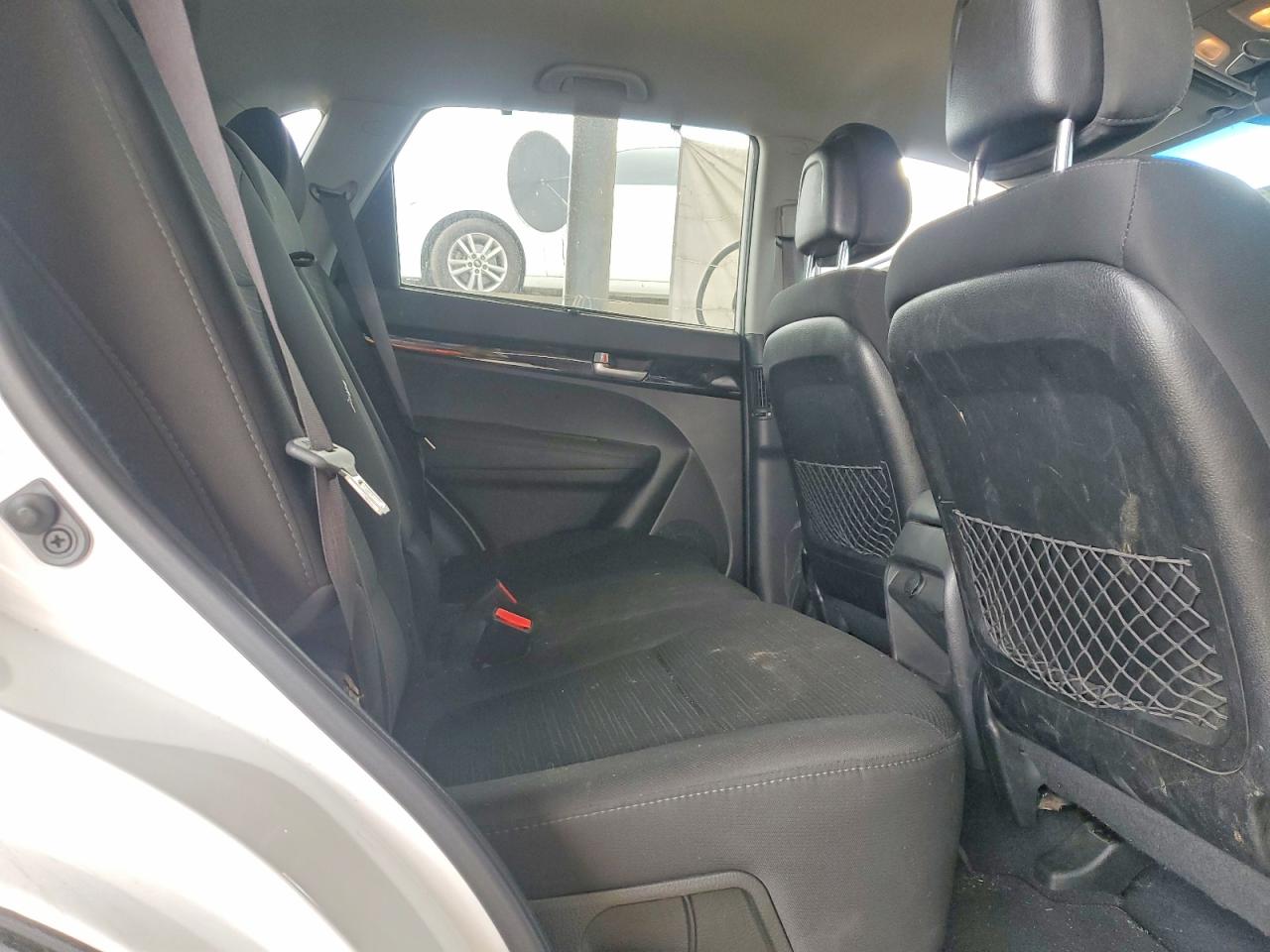 2014 Kia Sorento Lx White vin: 5XYKTCA62EG497039