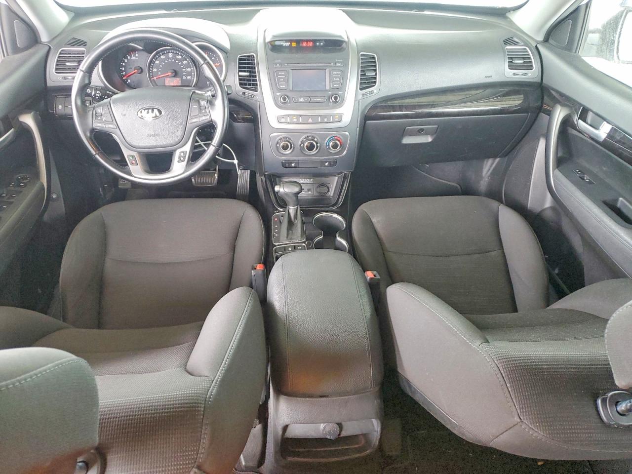 2014 Kia Sorento Lx White vin: 5XYKTCA62EG497039