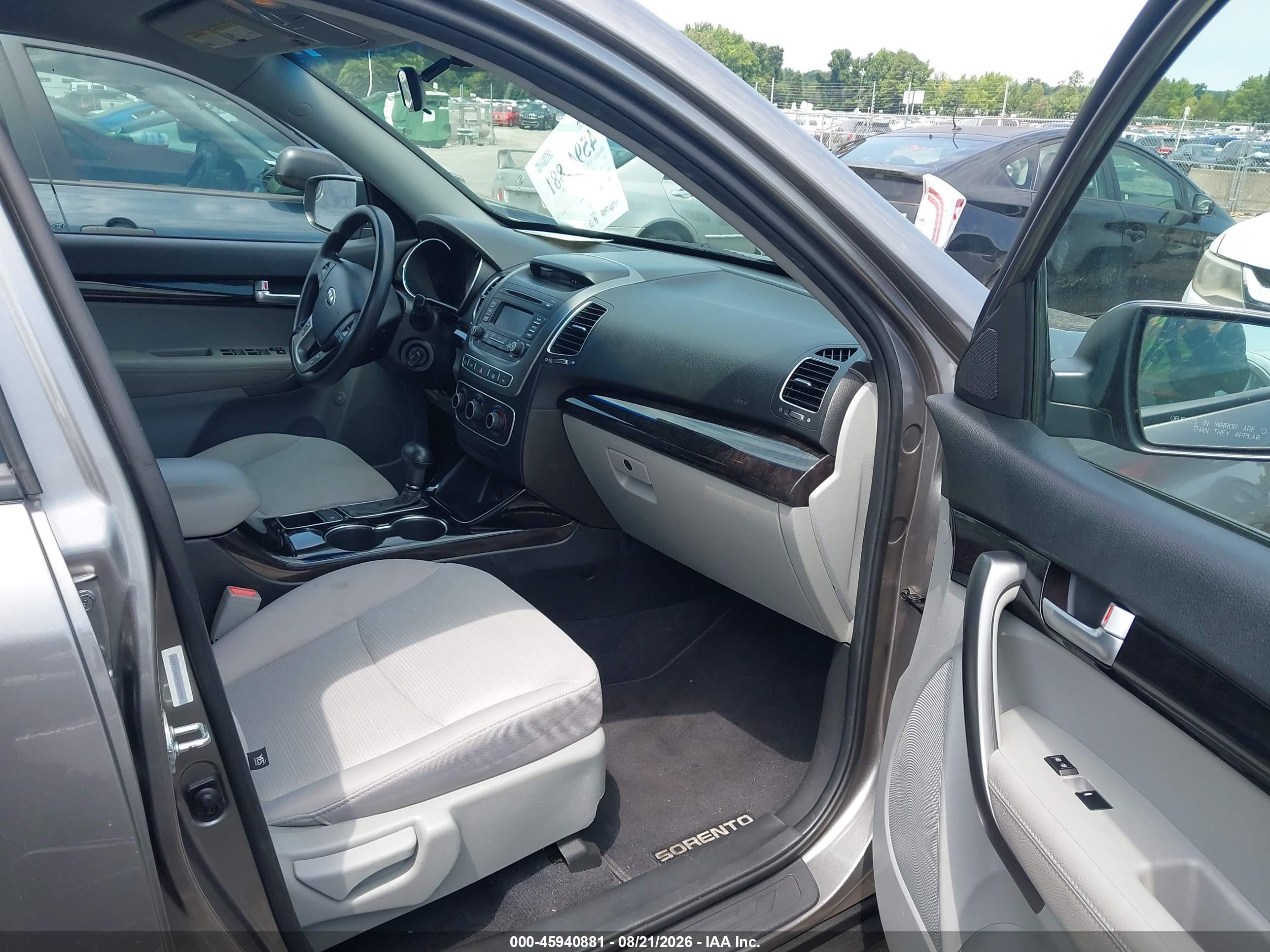 2015 Kia Sorento Lx Gray vin: 5XYKTCA62FG552798