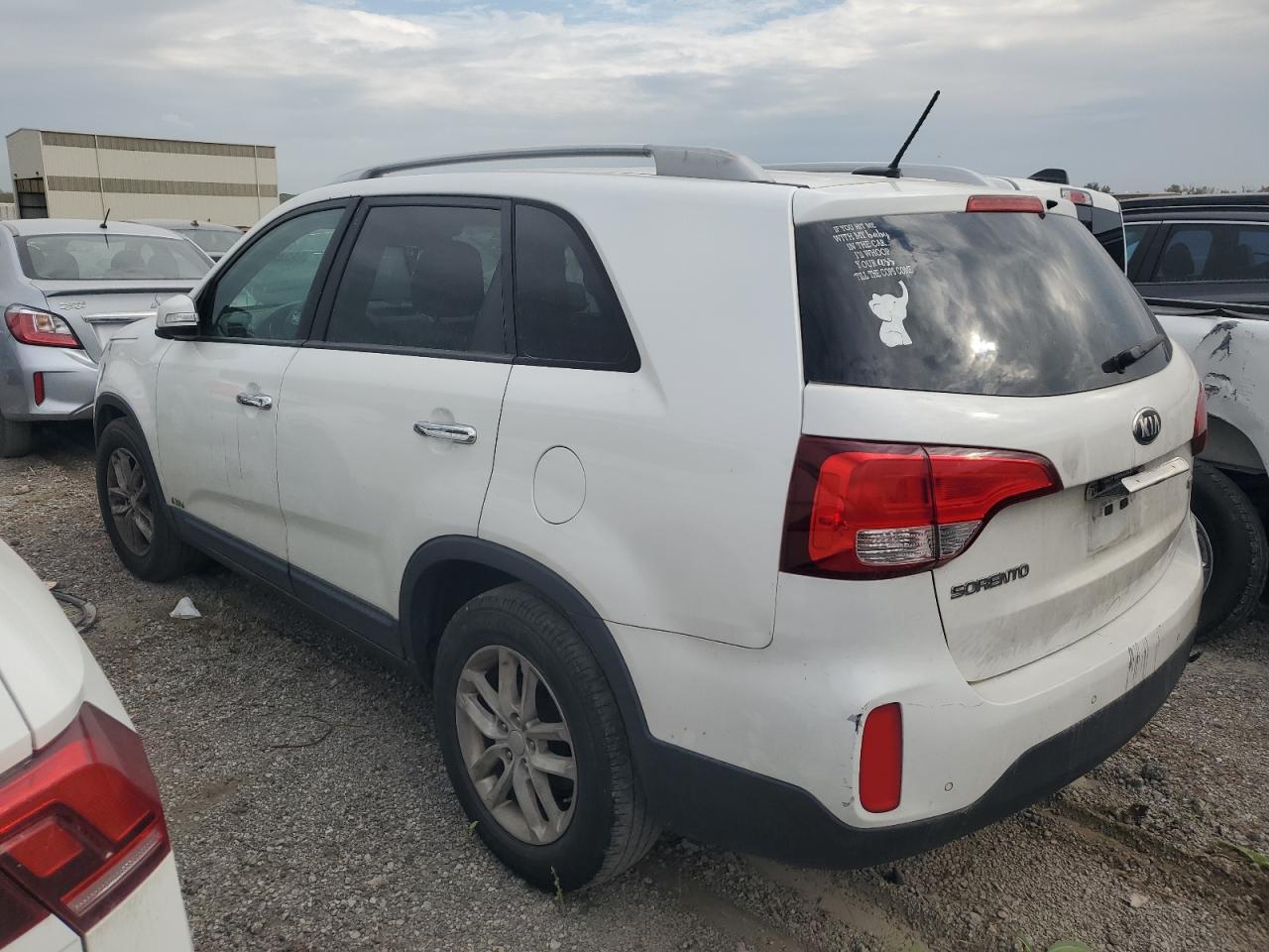 2015 Kia Sorento Lx White vin: 5XYKTCA62FG561890
