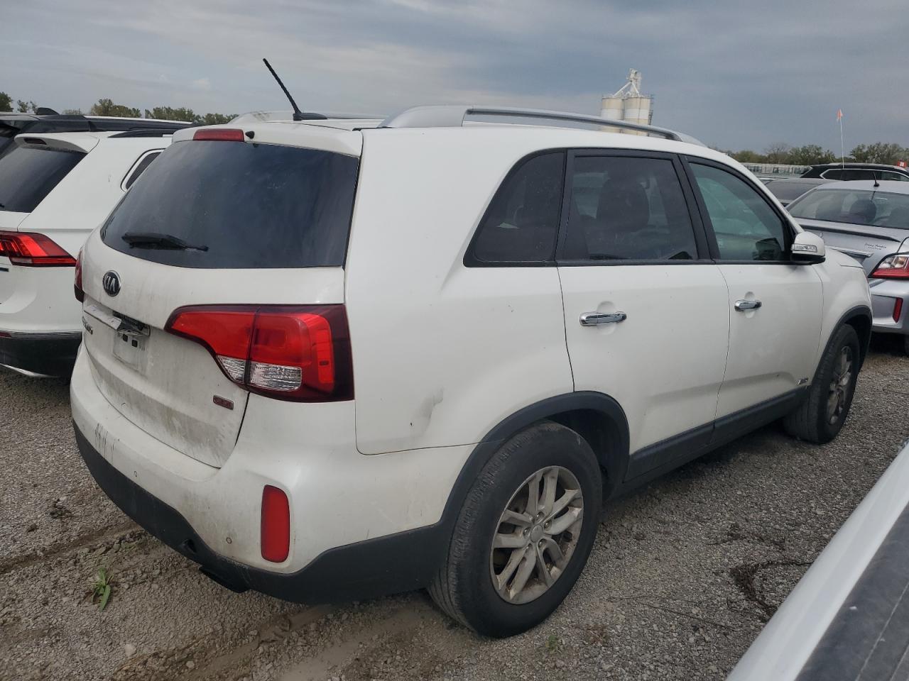 2015 Kia Sorento Lx White vin: 5XYKTCA62FG561890