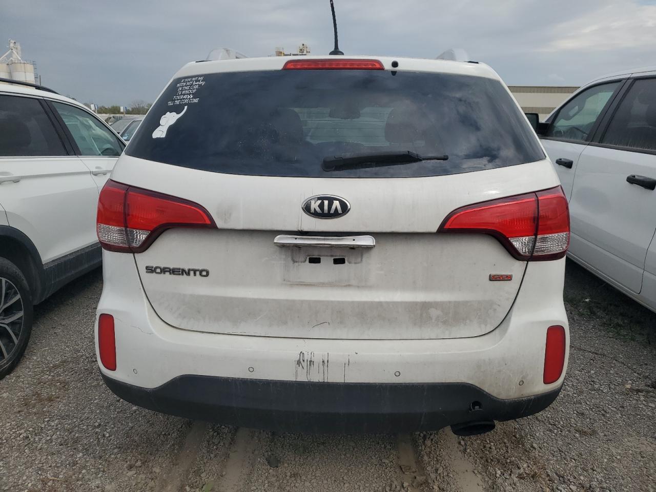 2015 Kia Sorento Lx White vin: 5XYKTCA62FG561890