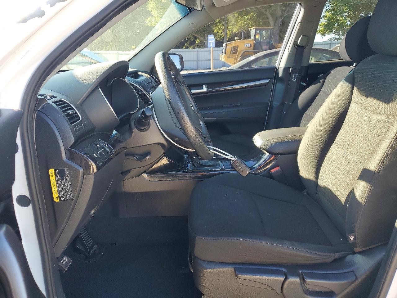 2015 Kia Sorento Lx White vin: 5XYKTCA62FG562232