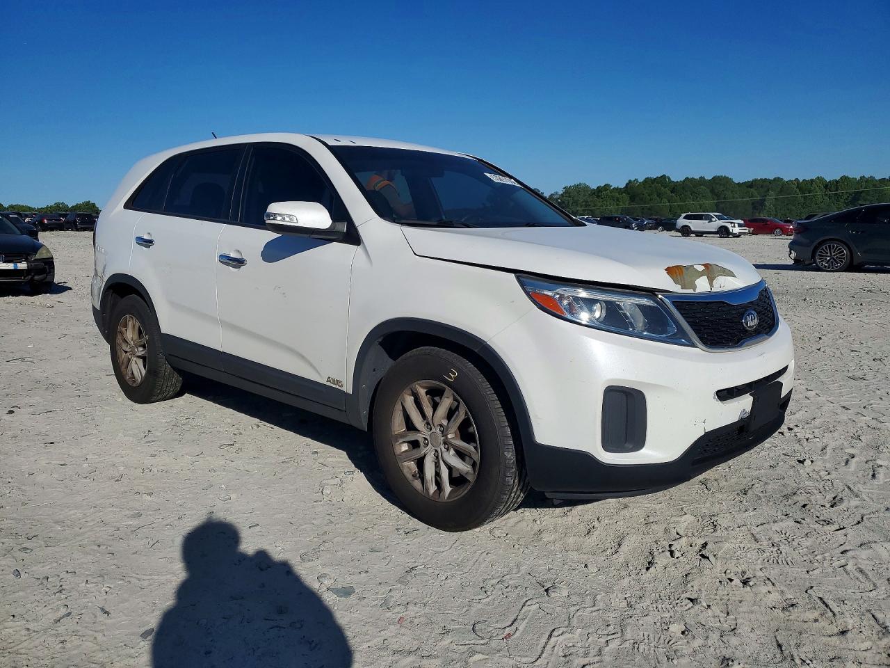 2015 Kia Sorento Lx White vin: 5XYKTCA62FG562232