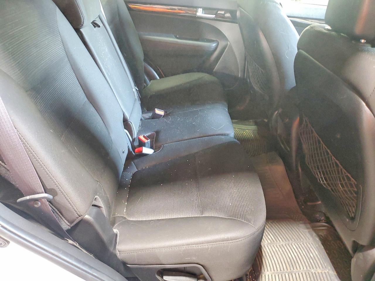 2015 Kia Sorento Lx Silver vin: 5XYKTCA62FG610506