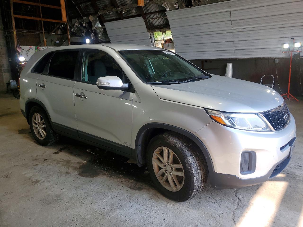 2015 Kia Sorento Lx Silver vin: 5XYKTCA62FG610506