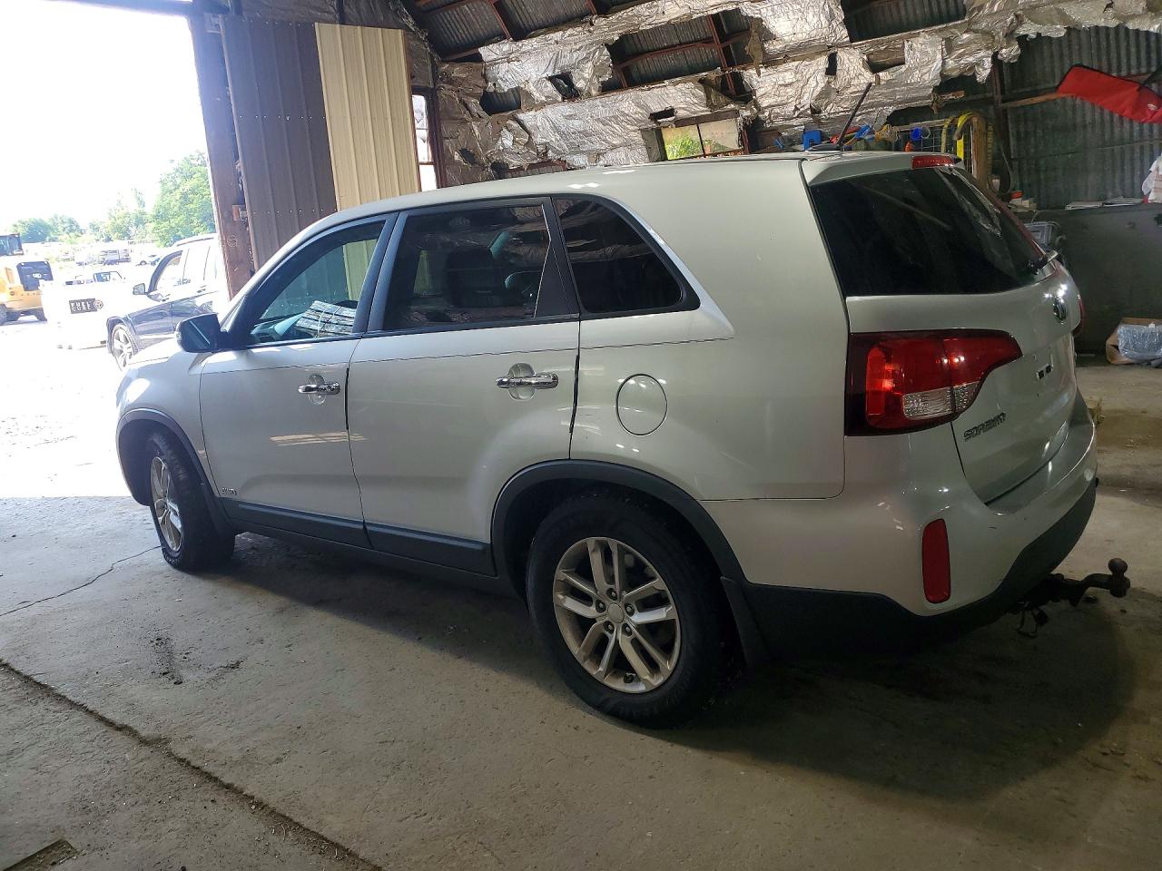 2015 Kia Sorento Lx Silver vin: 5XYKTCA62FG610506