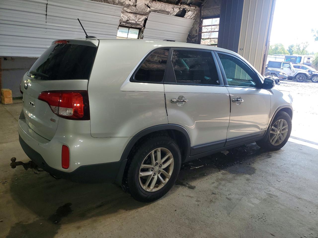 2015 Kia Sorento Lx Silver vin: 5XYKTCA62FG610506