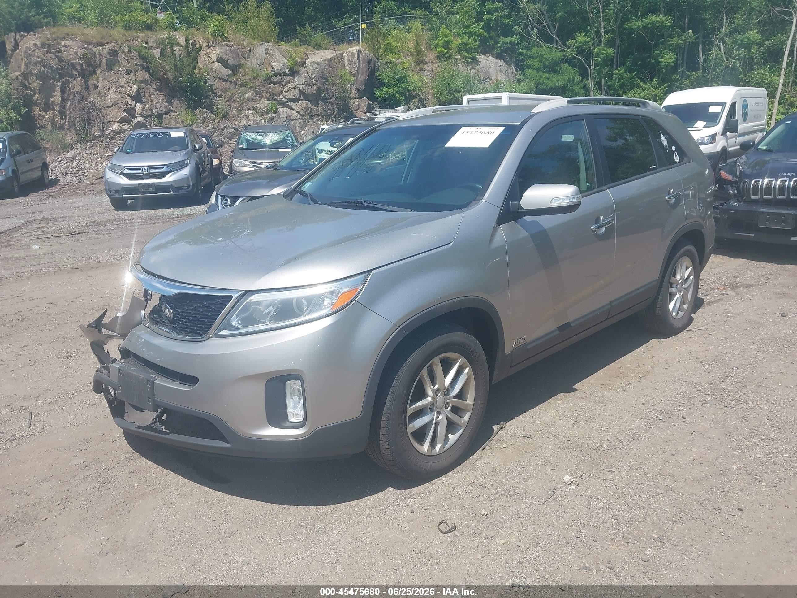 2015 Kia Sorento Lx Silver vin: 5XYKTCA62FG610666