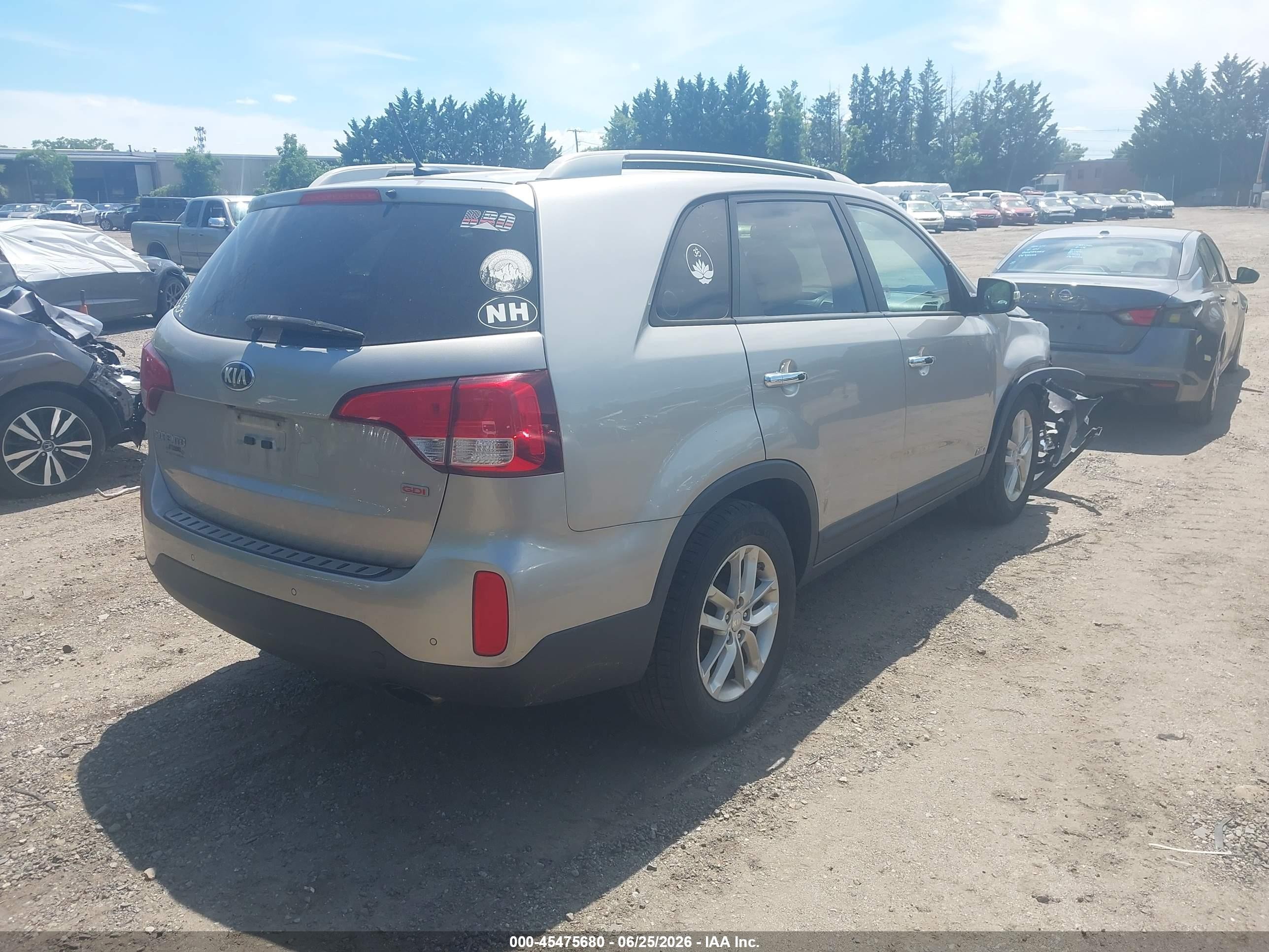 2015 Kia Sorento Lx Silver vin: 5XYKTCA62FG610666