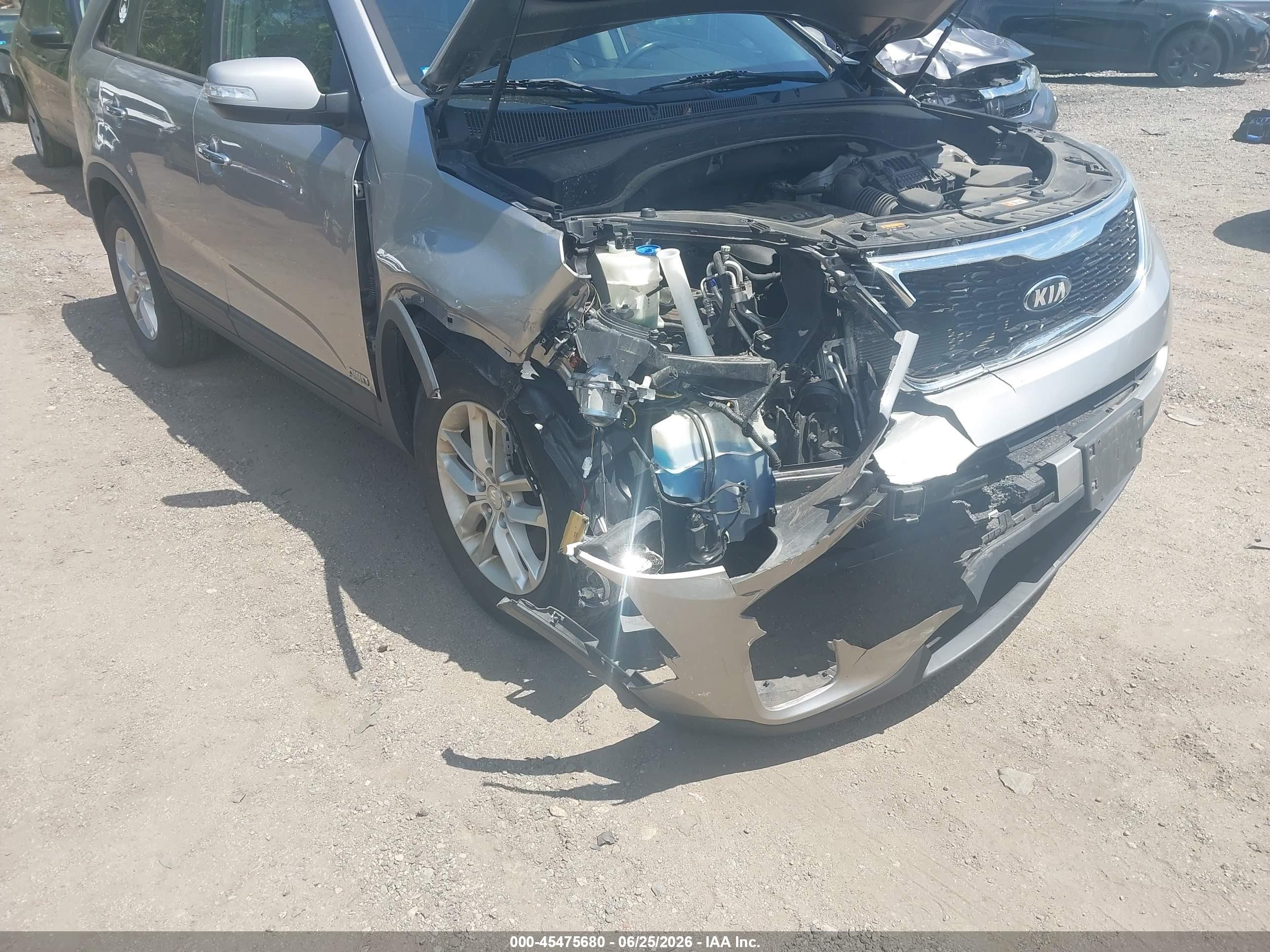 2015 Kia Sorento Lx Silver vin: 5XYKTCA62FG610666