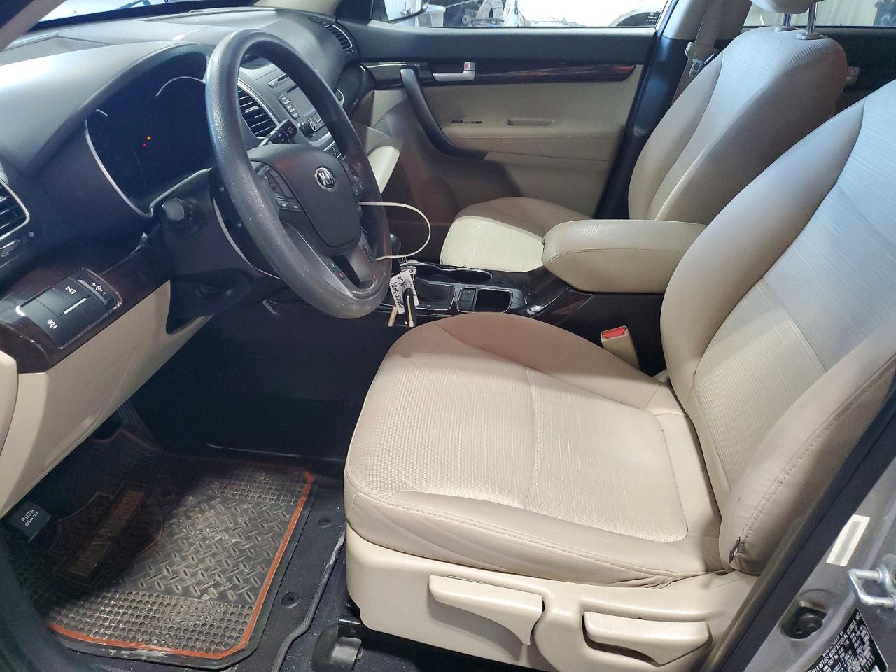 2015 Kia Sorento Lx Silver vin: 5XYKTCA62FG613955