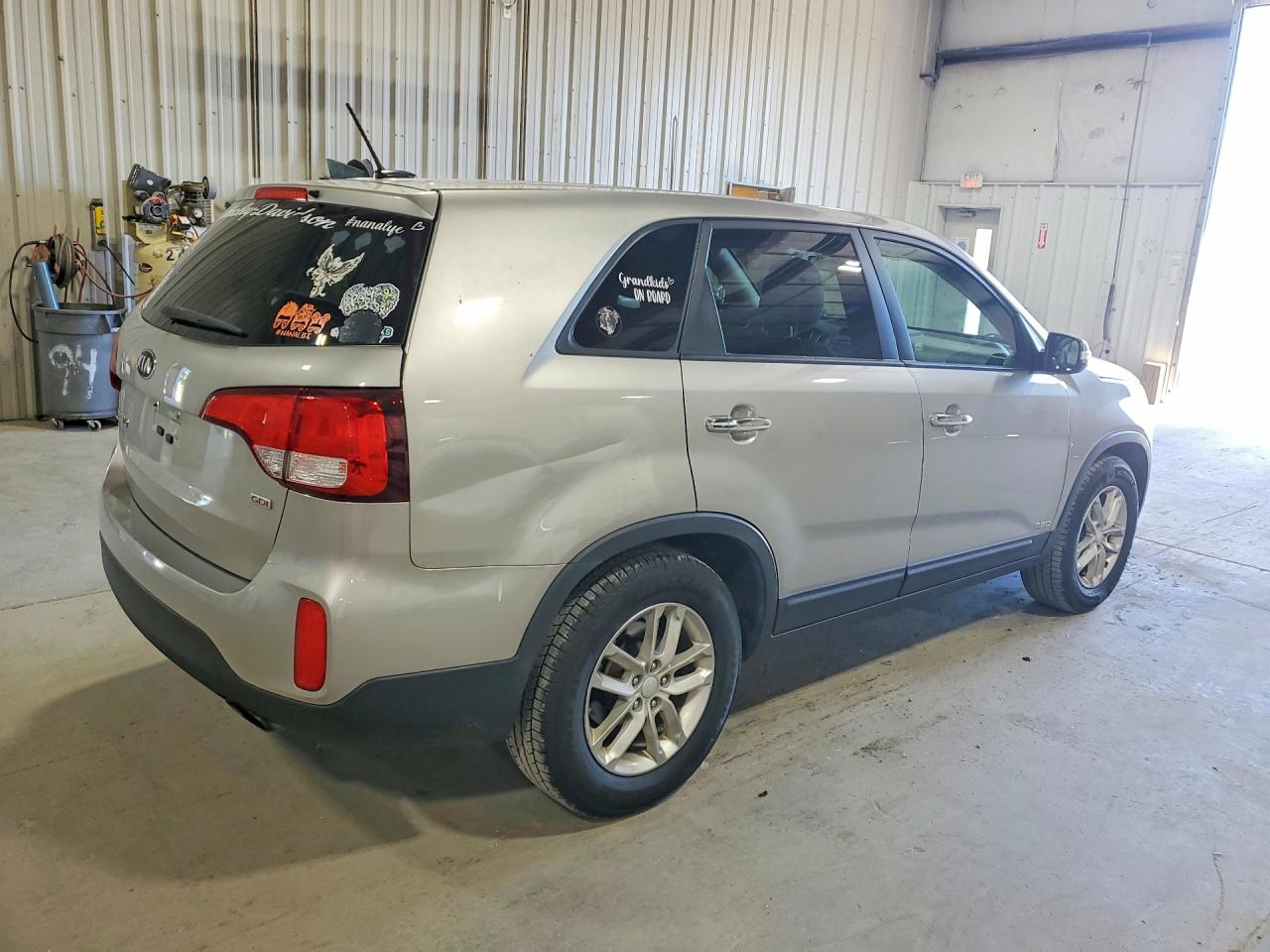2015 Kia Sorento Lx Silver vin: 5XYKTCA62FG613955