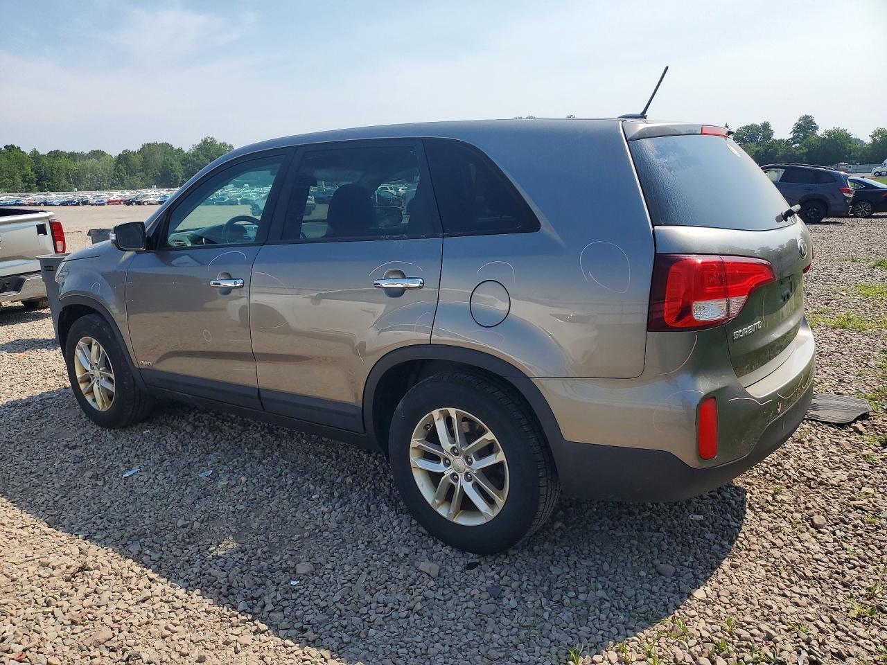 2015 Kia Sorento Lx Silver vin: 5XYKTCA62FG614538
