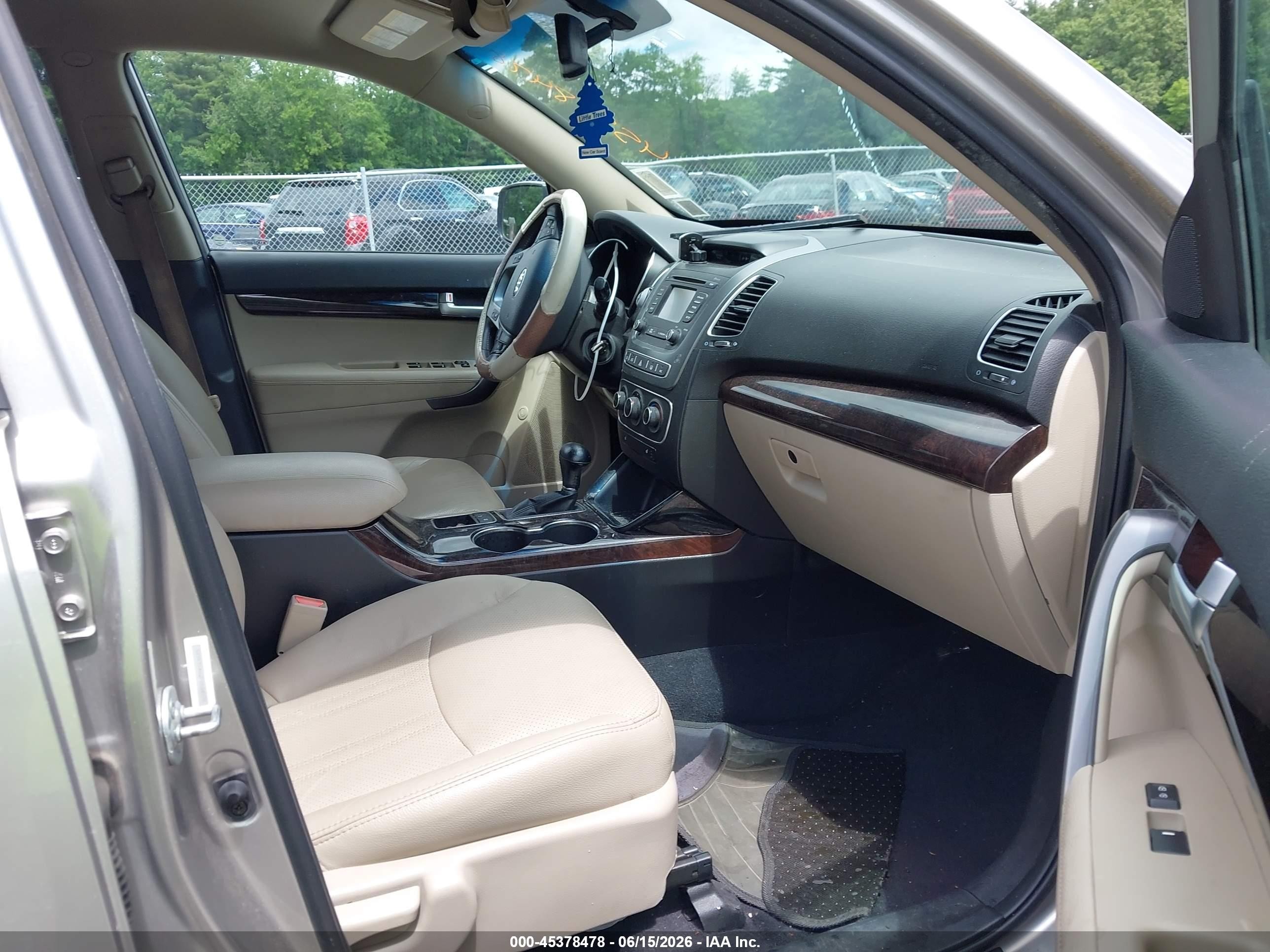 2015 Kia Sorento Lx Gold vin: 5XYKTCA62FG654974
