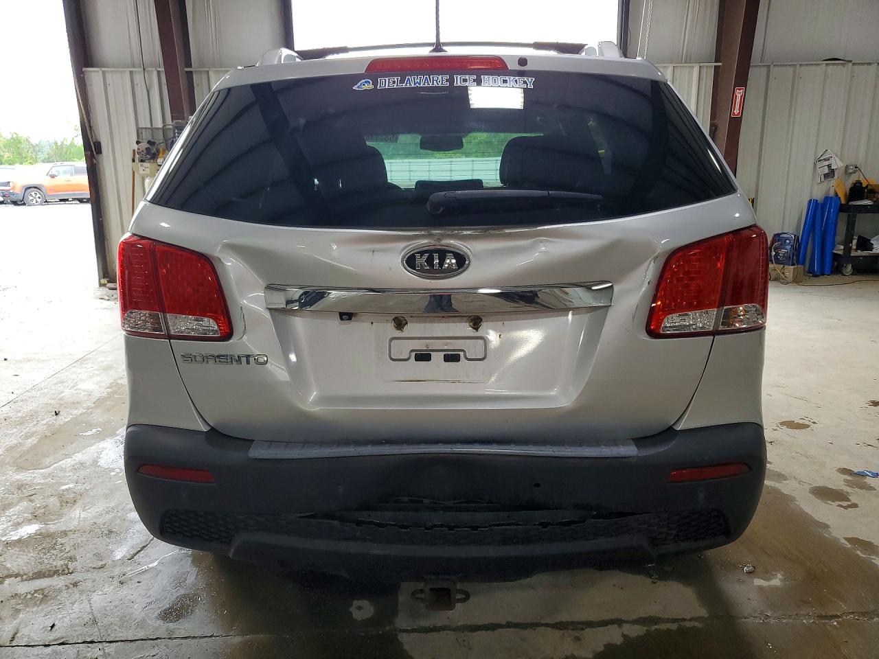 2012 Kia Sorento Lx Silver vin: 5XYKTCA63CG256930