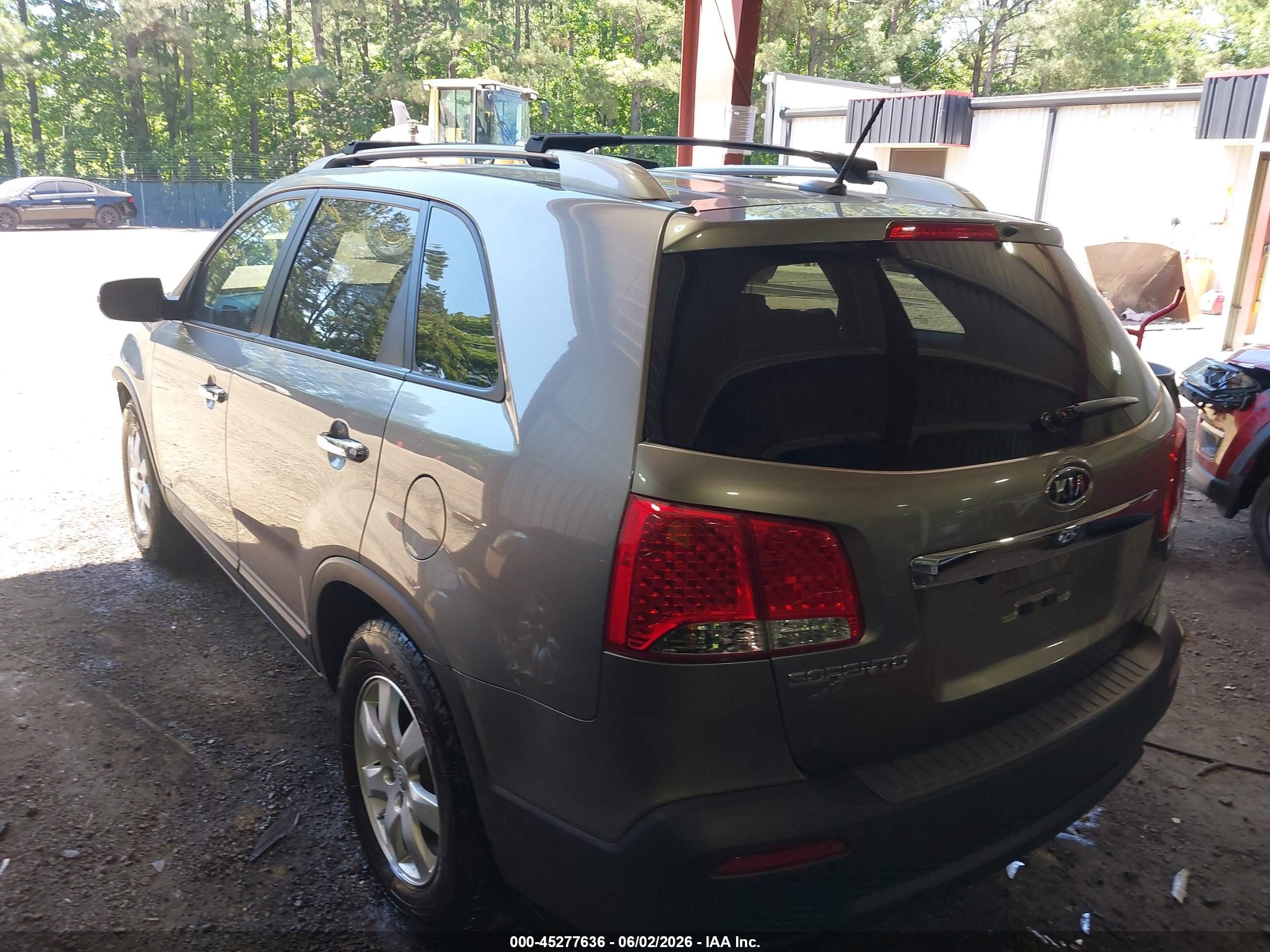 2013 Kia Sorento Lx Beige vin: 5XYKTCA63DG334950