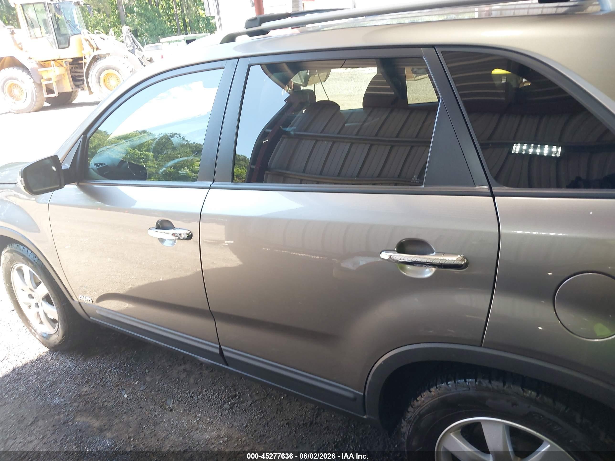 2013 Kia Sorento Lx Beige vin: 5XYKTCA63DG334950