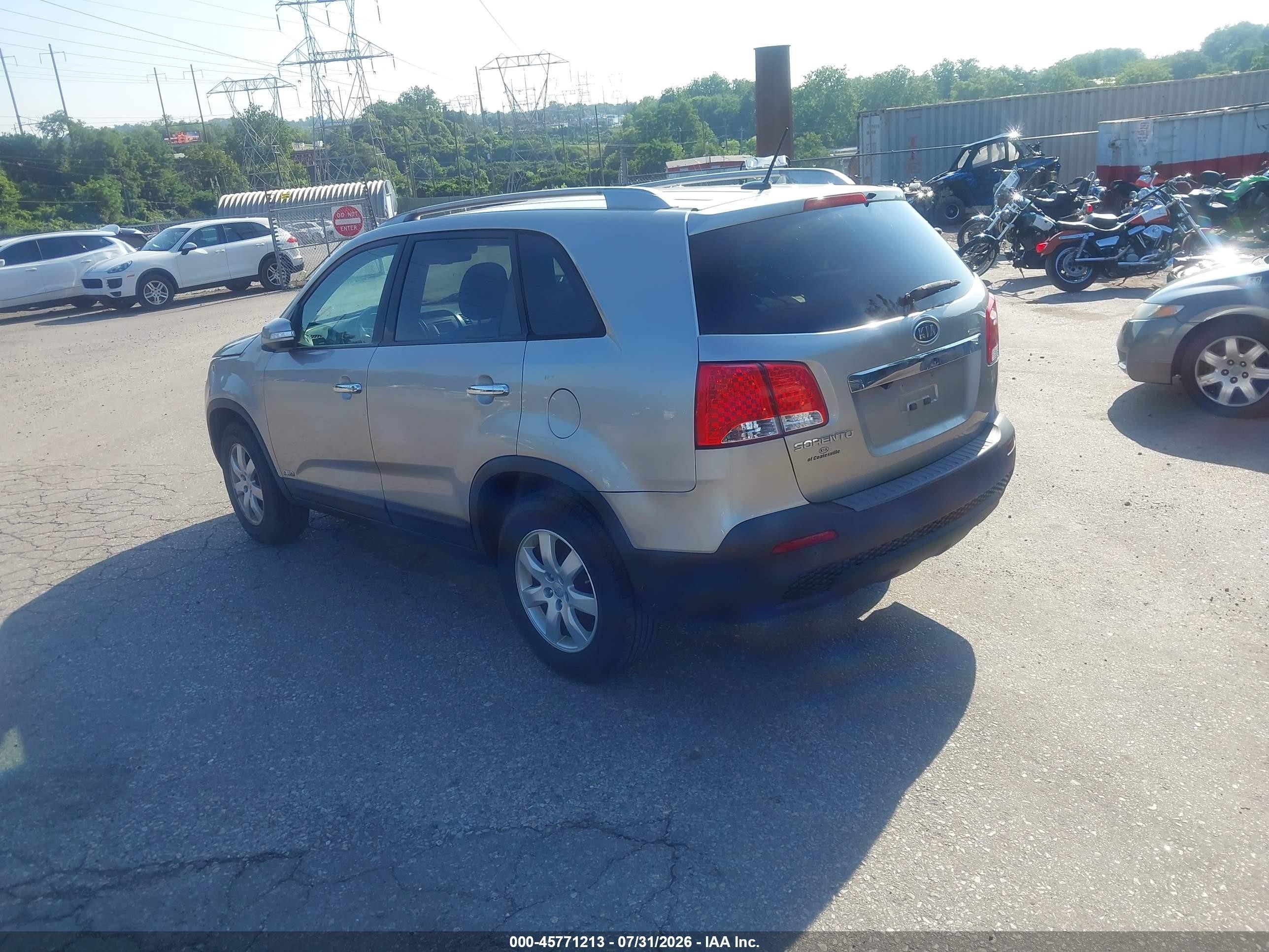 2013 Kia Sorento Lx Silver vin: 5XYKTCA63DG335130