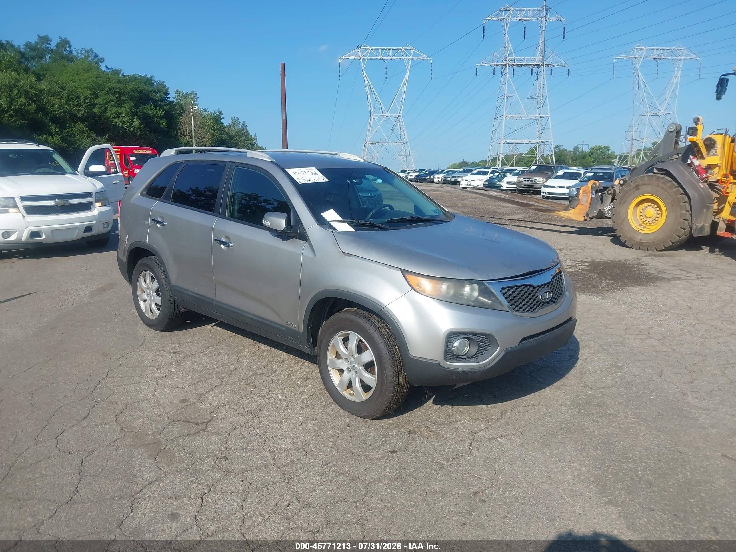 2013 Kia Sorento Lx Silver vin: 5XYKTCA63DG335130