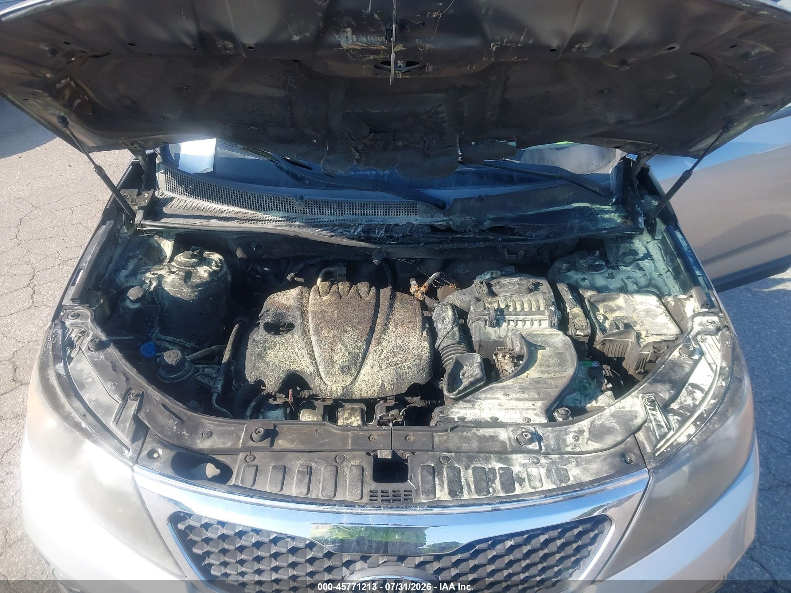 2013 Kia Sorento Lx Silver vin: 5XYKTCA63DG335130