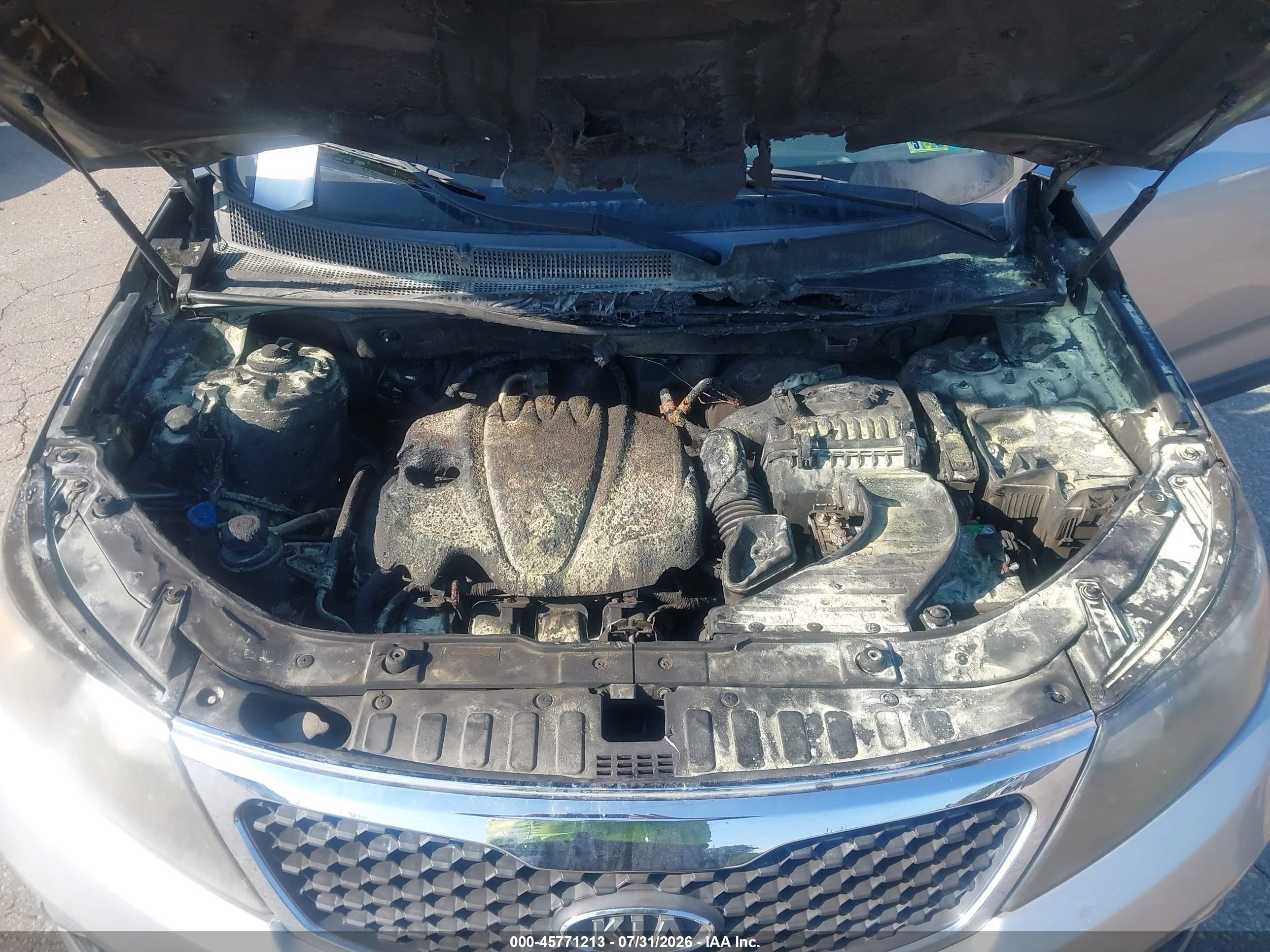 2013 Kia Sorento Lx Silver vin: 5XYKTCA63DG335130