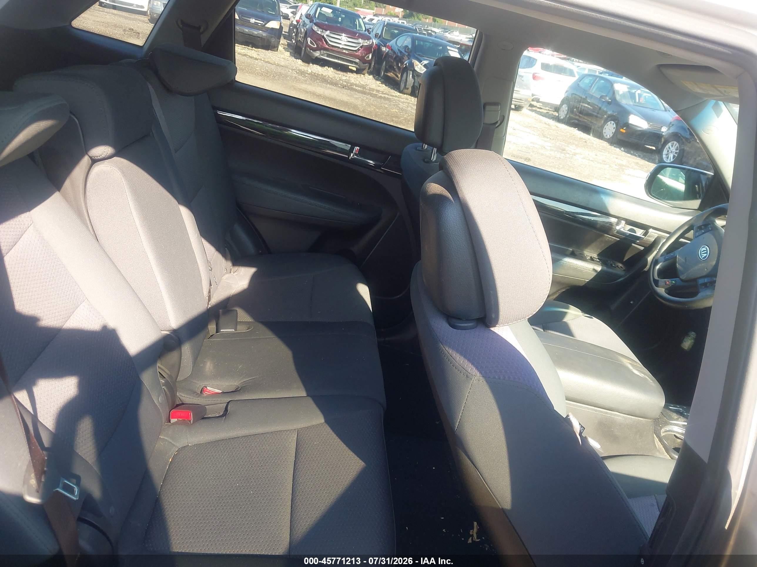 2013 Kia Sorento Lx Silver vin: 5XYKTCA63DG335130