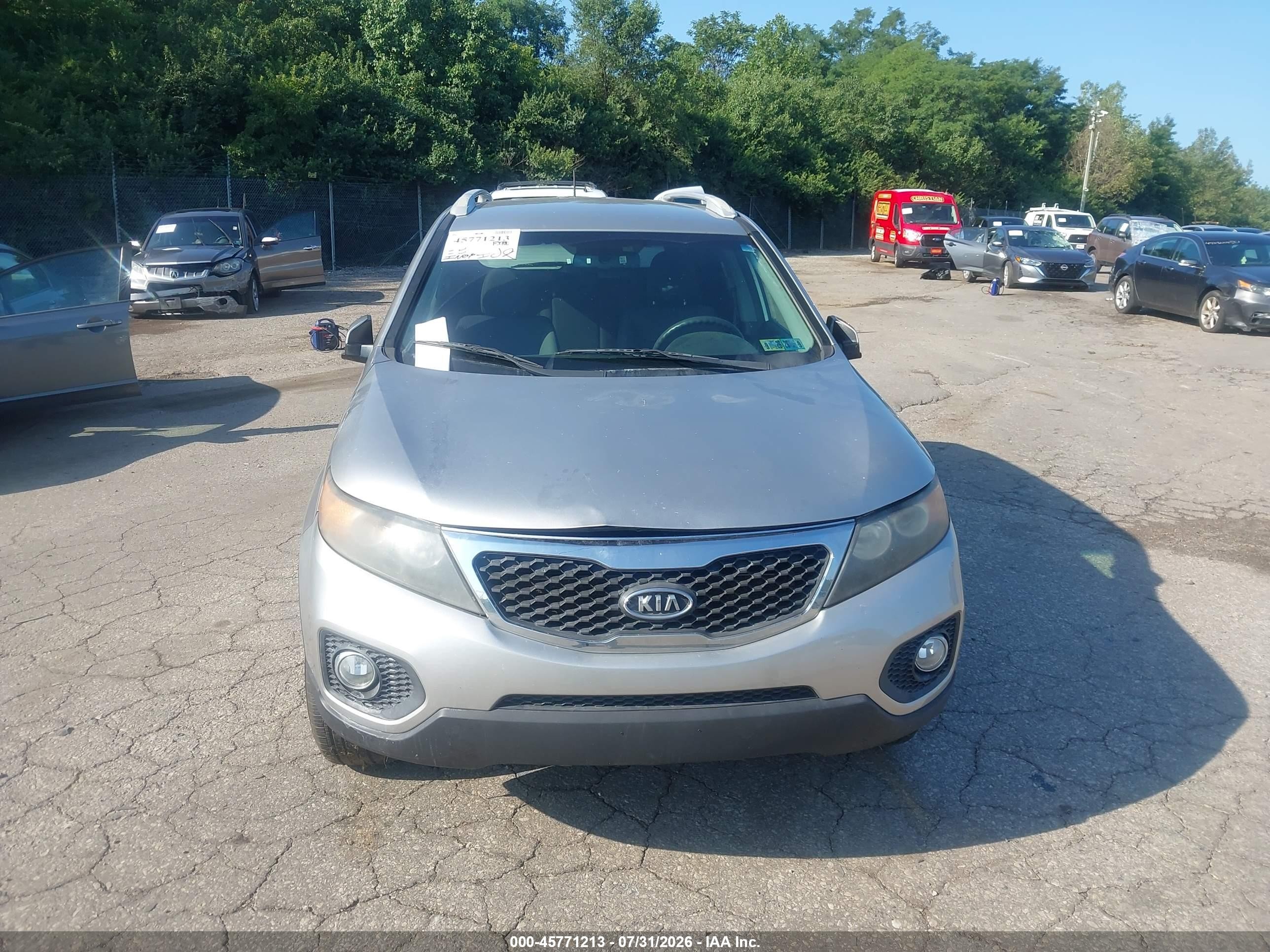 2013 Kia Sorento Lx Silver vin: 5XYKTCA63DG335130