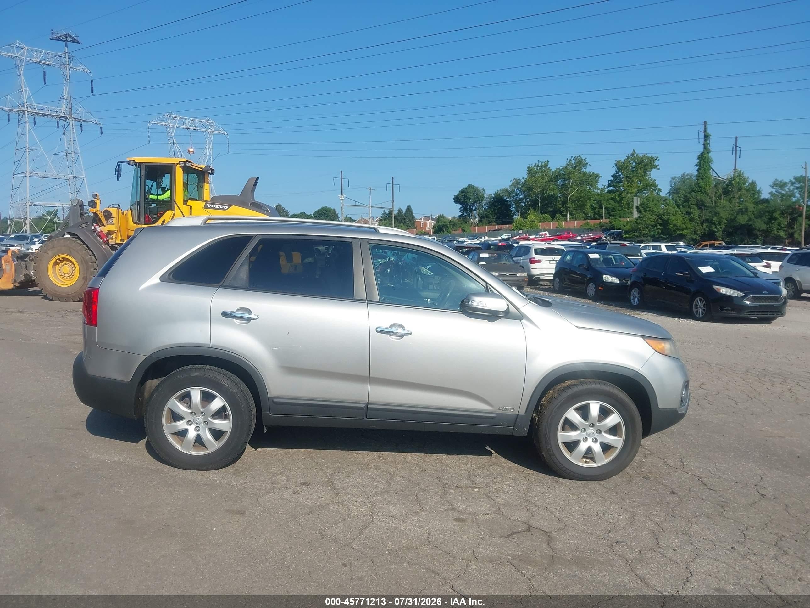 2013 Kia Sorento Lx Silver vin: 5XYKTCA63DG335130