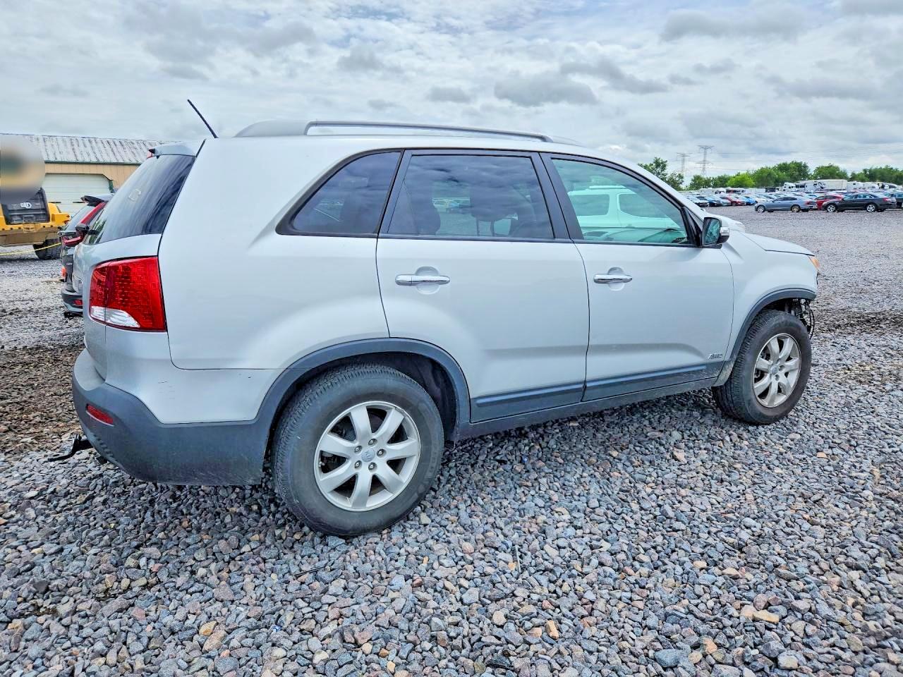 2013 Kia Sorento Lx Silver vin: 5XYKTCA63DG400607