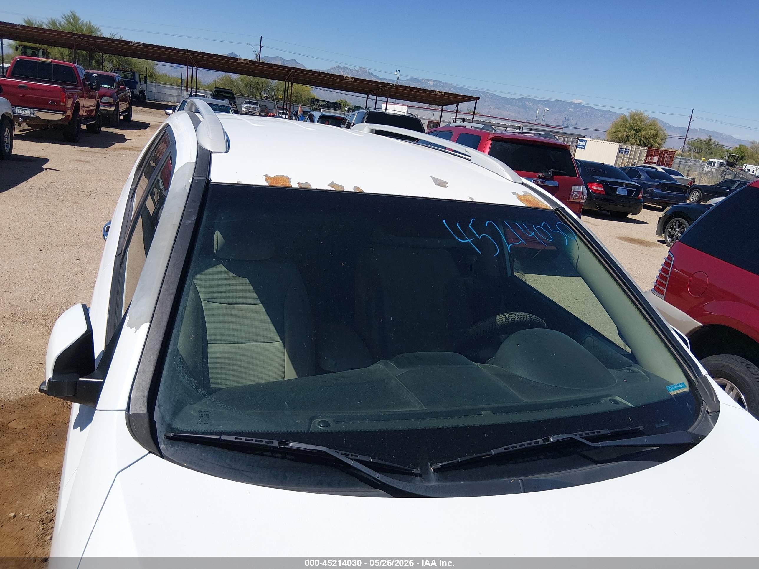 2014 Kia Sorento Lx White vin: 5XYKTCA63EG450540