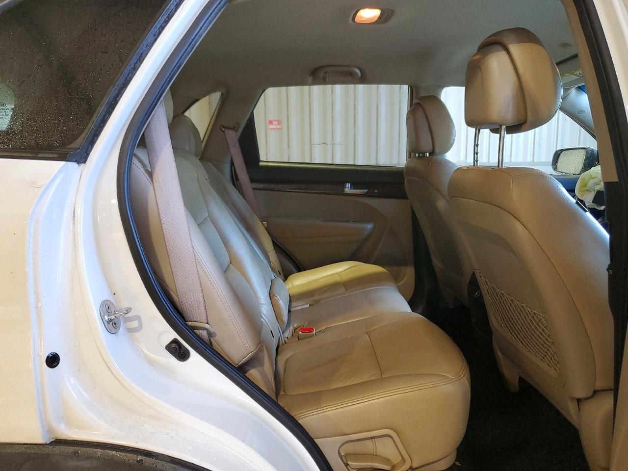 2014 Kia Sorento Lx White vin: 5XYKTCA63EG457598