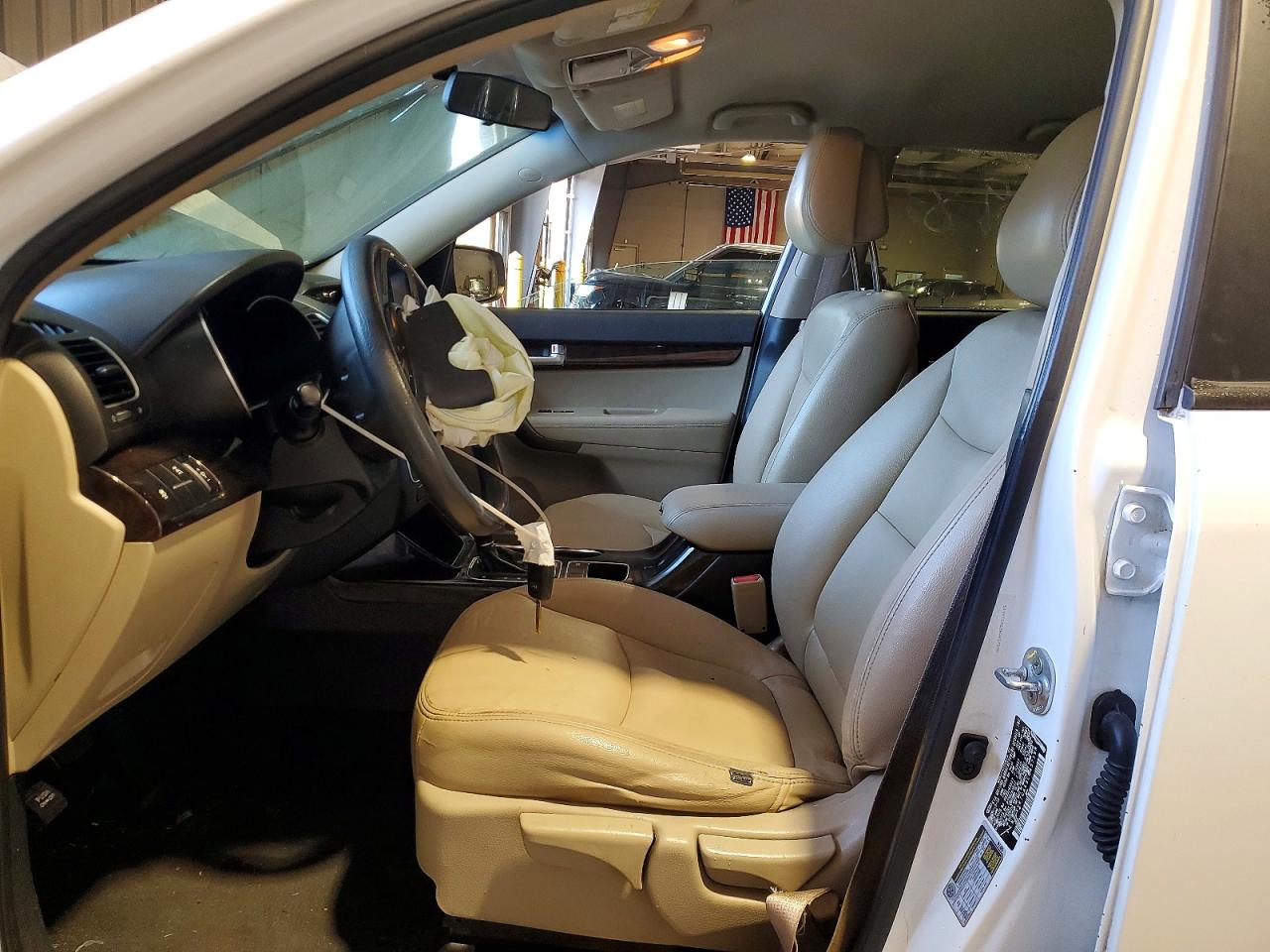 2014 Kia Sorento Lx White vin: 5XYKTCA63EG457598