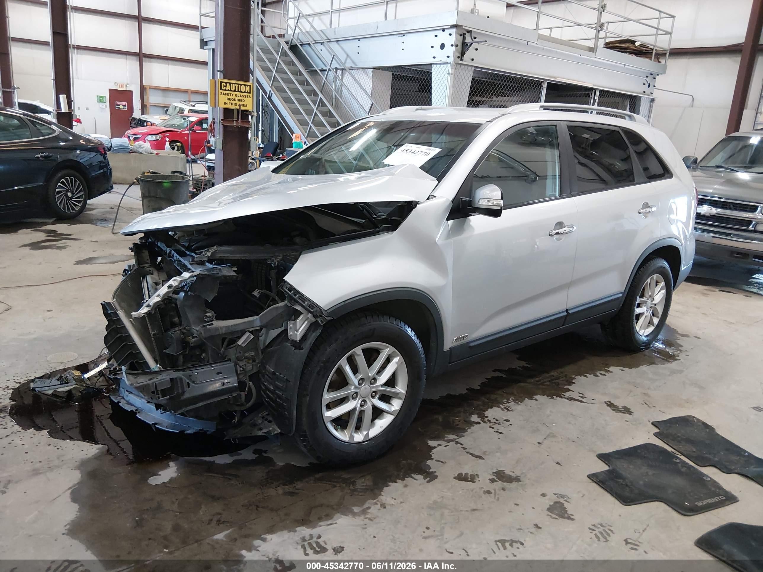 2014 Kia Sorento Lx Silver vin: 5XYKTCA63EG483845