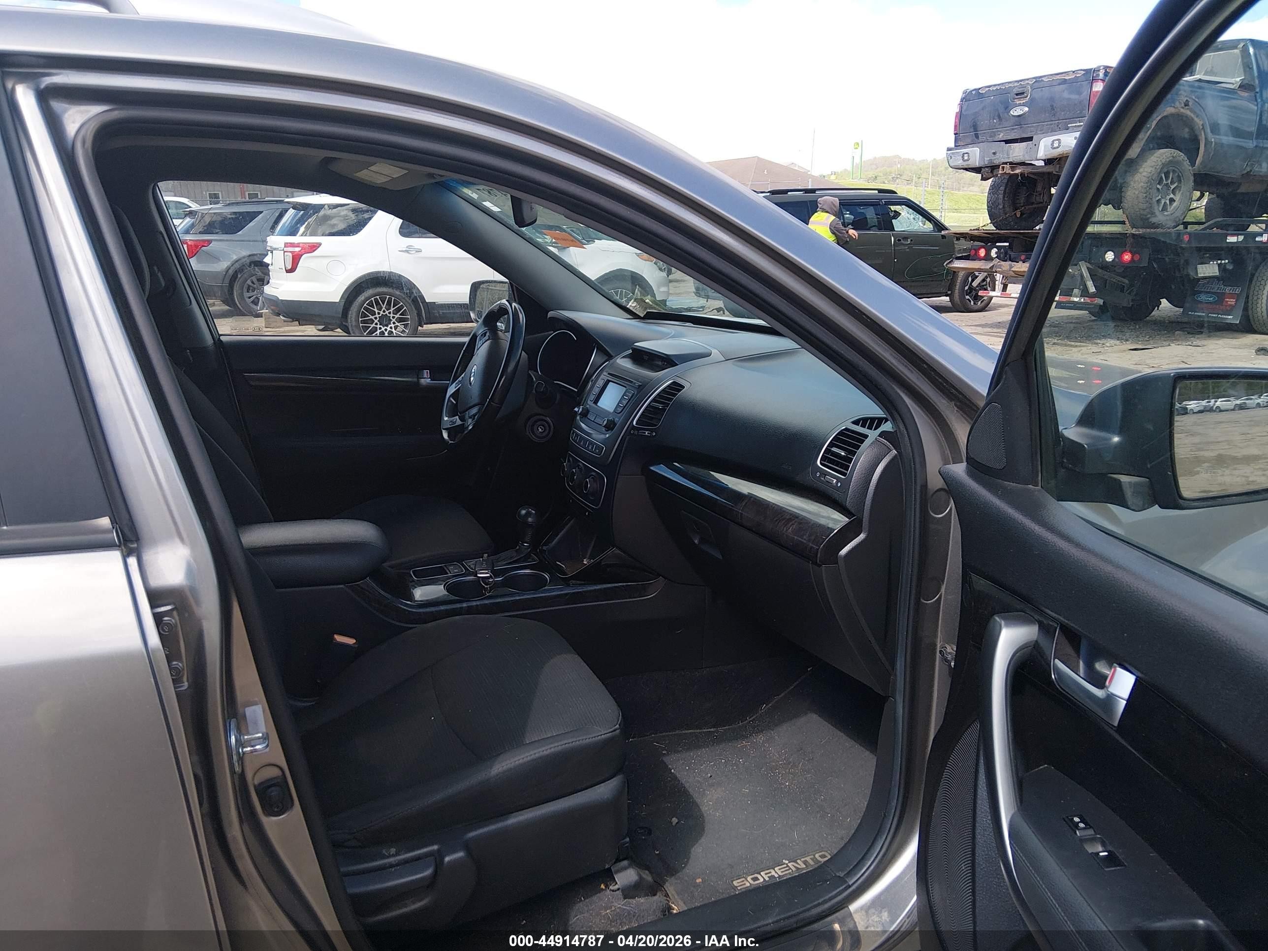 2014 Kia Sorento Lx Gray vin: 5XYKTCA63EG503785