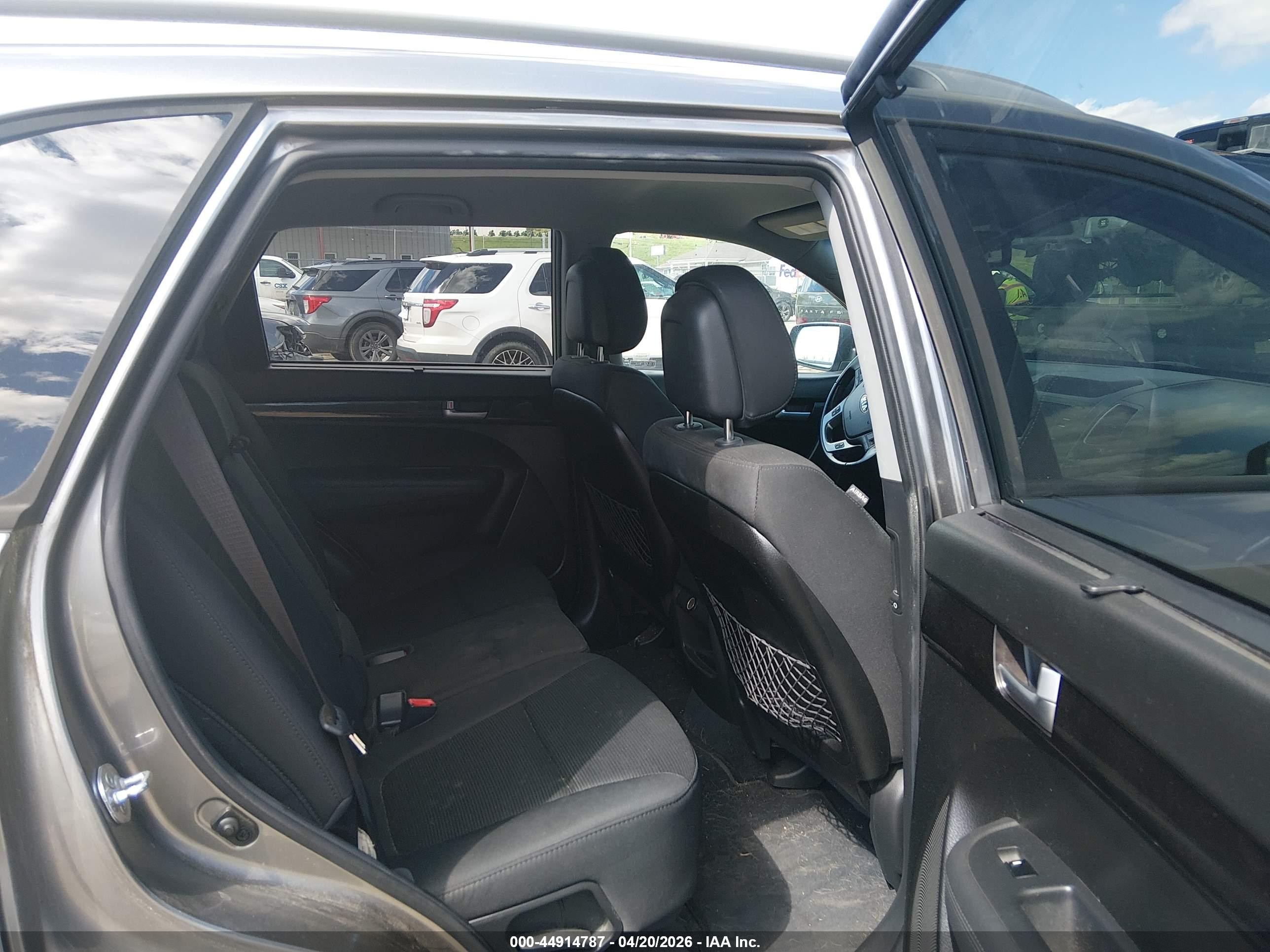 2014 Kia Sorento Lx Gray vin: 5XYKTCA63EG503785