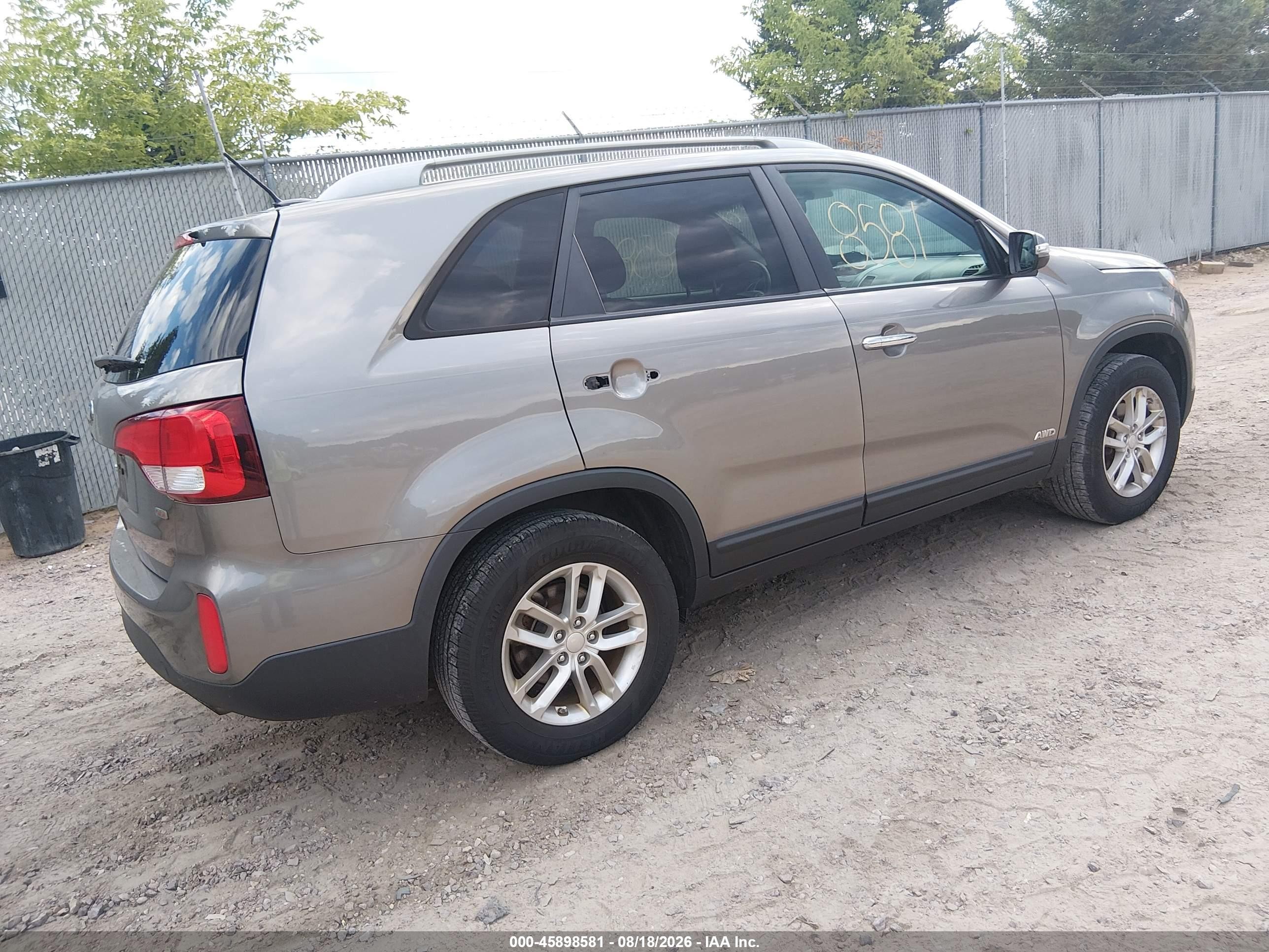 2015 Kia Sorento Lx Бежевый vin: 5XYKTCA63FG592260