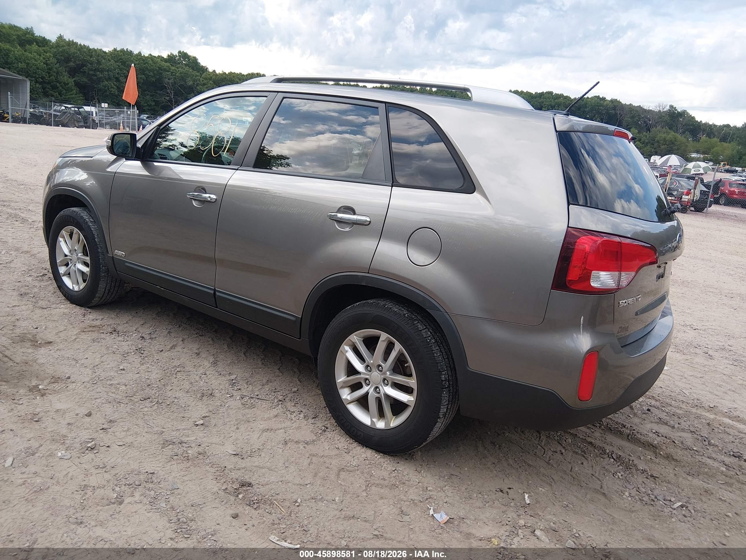 2015 Kia Sorento Lx Бежевый vin: 5XYKTCA63FG592260