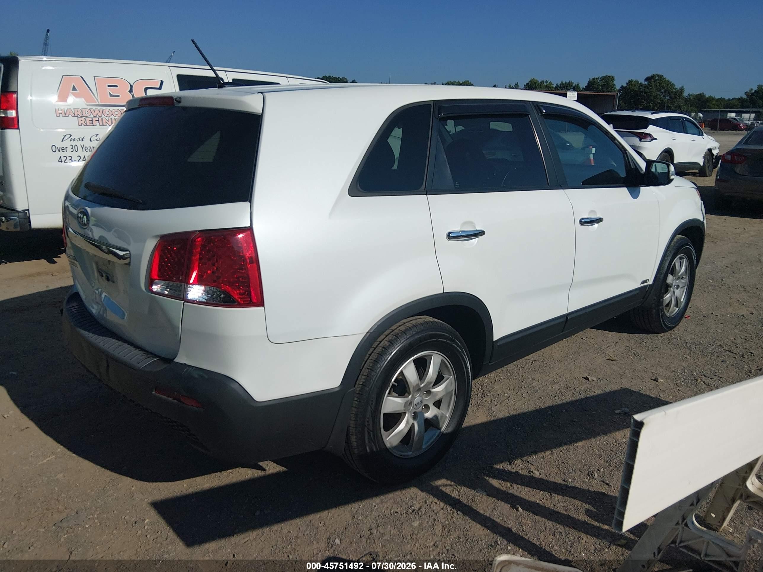 2012 Kia Sorento Lx White vin: 5XYKTCA64CG254734