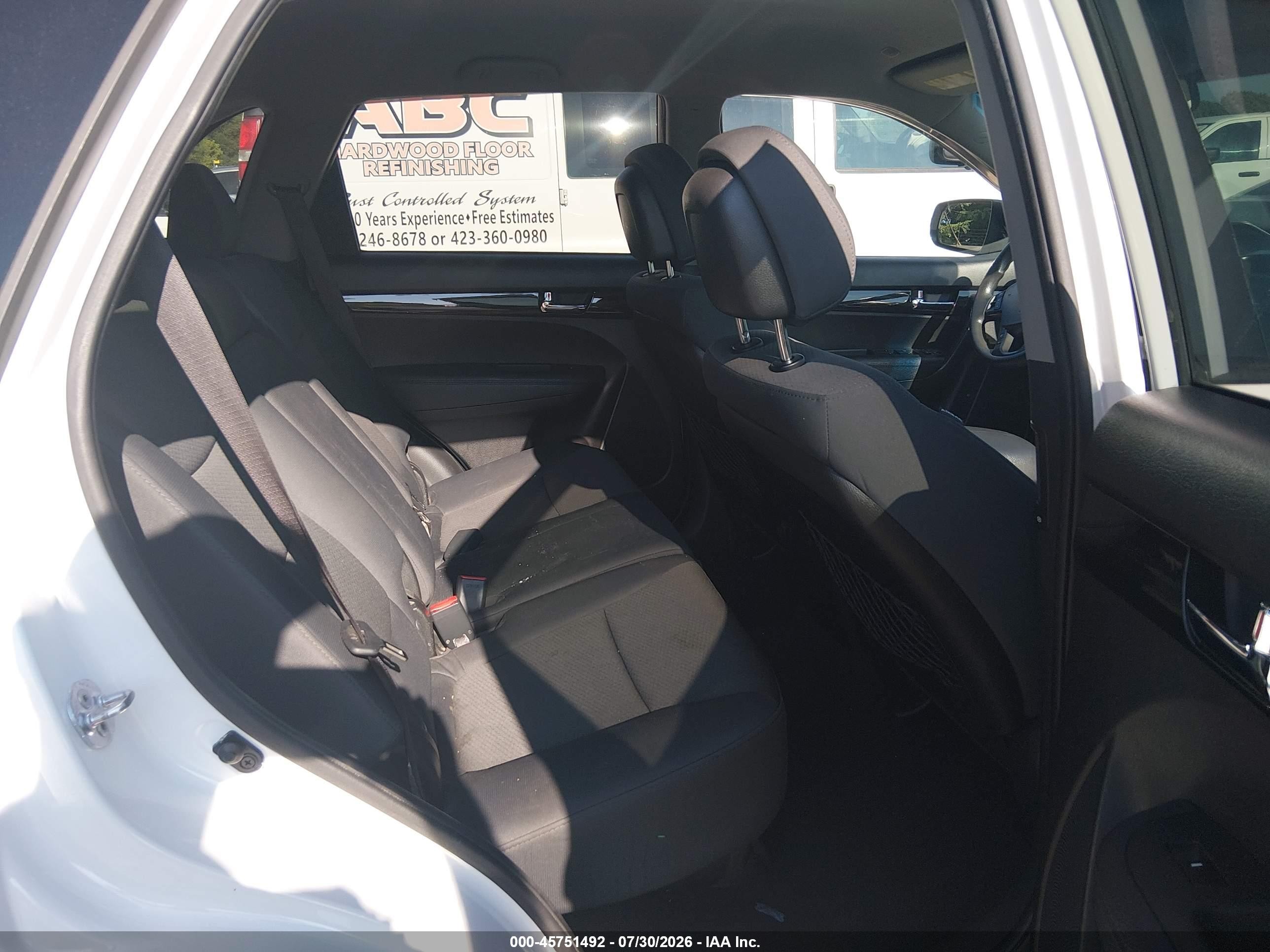 2012 Kia Sorento Lx White vin: 5XYKTCA64CG254734